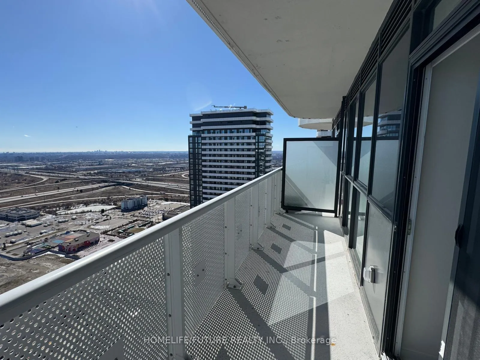 Photo 10 of Unit 4811, 8 Interchange Way, Vaughan, Vaughan Corporate Centre — HOMEH