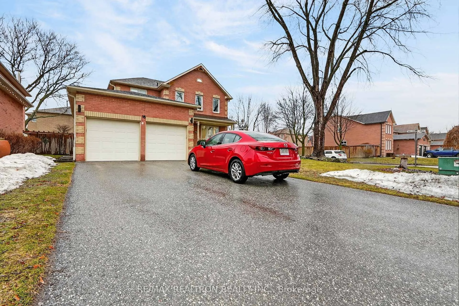 Photo 2 of 15 Bray Drive, Ajax, Central — HOMEH