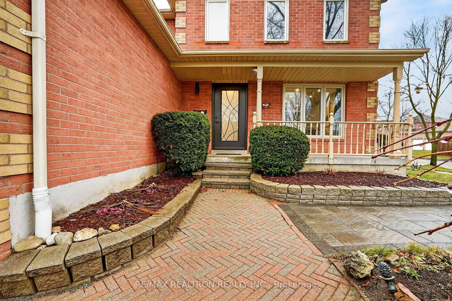 Photo 3 of 15 Bray Drive, Ajax, Central — HOMEH
