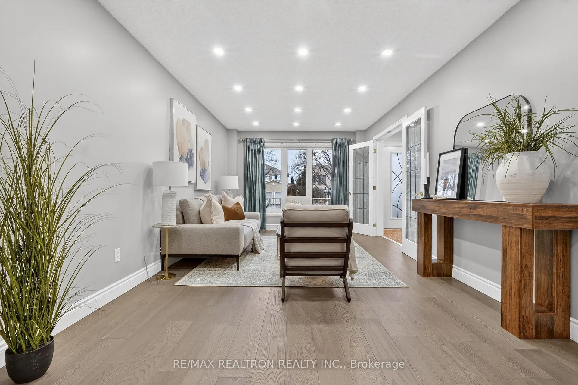 Photo 9 of 15 Bray Drive, Ajax, Central — HOMEH