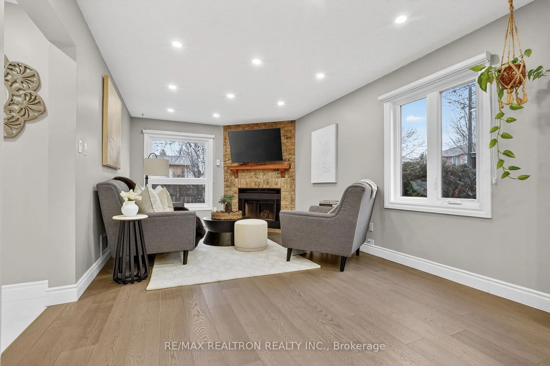Photo 11 of 15 Bray Drive, Ajax, Central — HOMEH