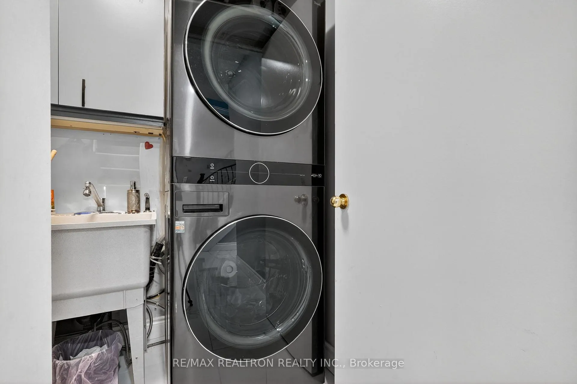 Photo 16 of 15 Bray Drive, Ajax, Central — HOMEH