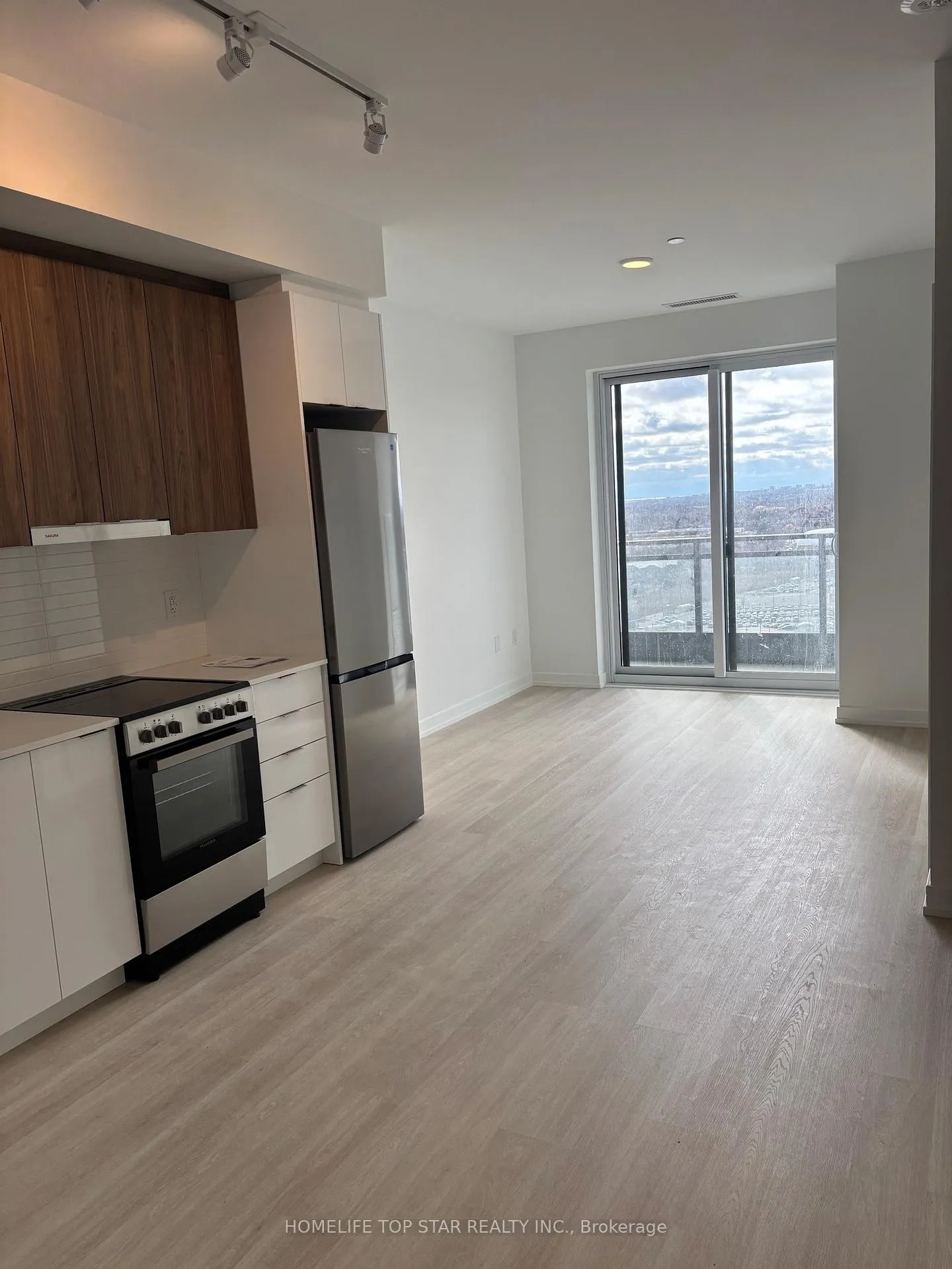 Photo 3 of Unit B-1807, 9751 Markham Road, Markham, Greensborough — HOMEH