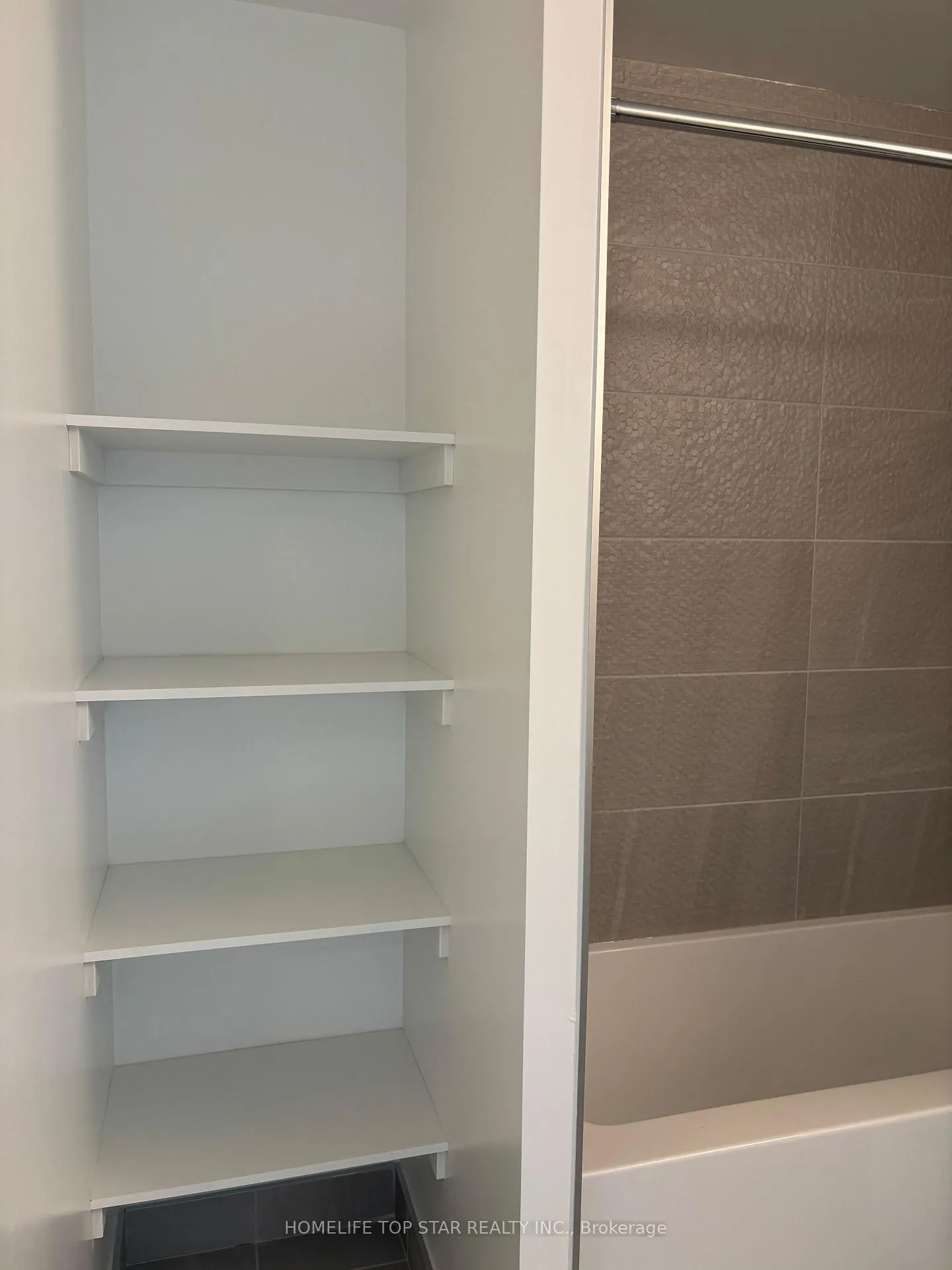 Photo 5 of Unit B-1807, 9751 Markham Road, Markham, Greensborough — HOMEH