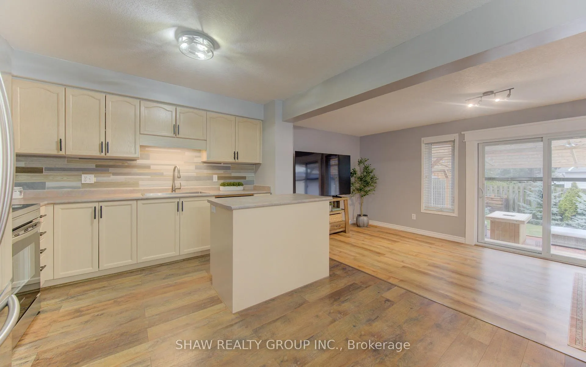 Photo 11 of Unit B, 661 Jacob Lane, Waterloo — HOMEH