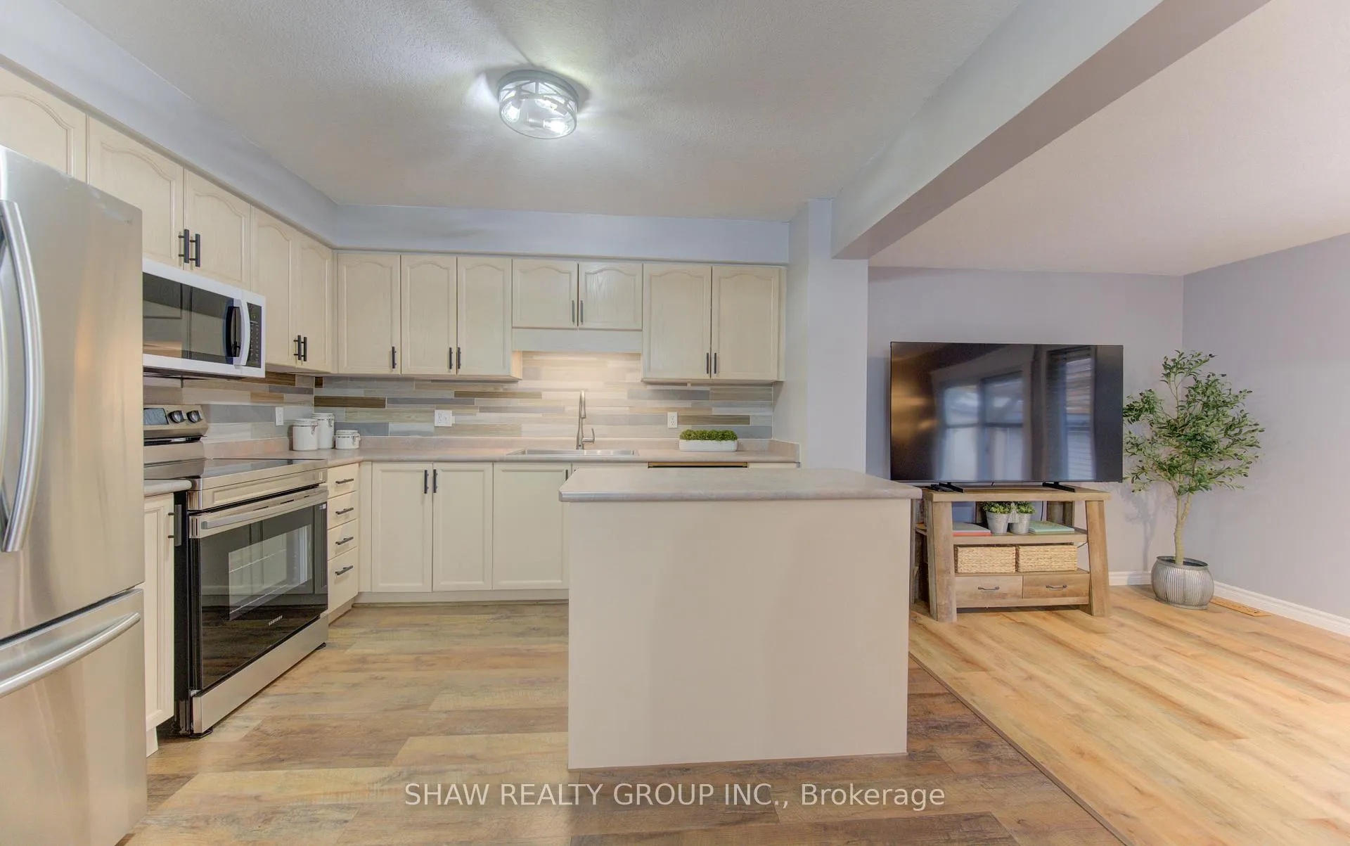 Photo 12 of Unit B, 661 Jacob Lane, Waterloo — HOMEH