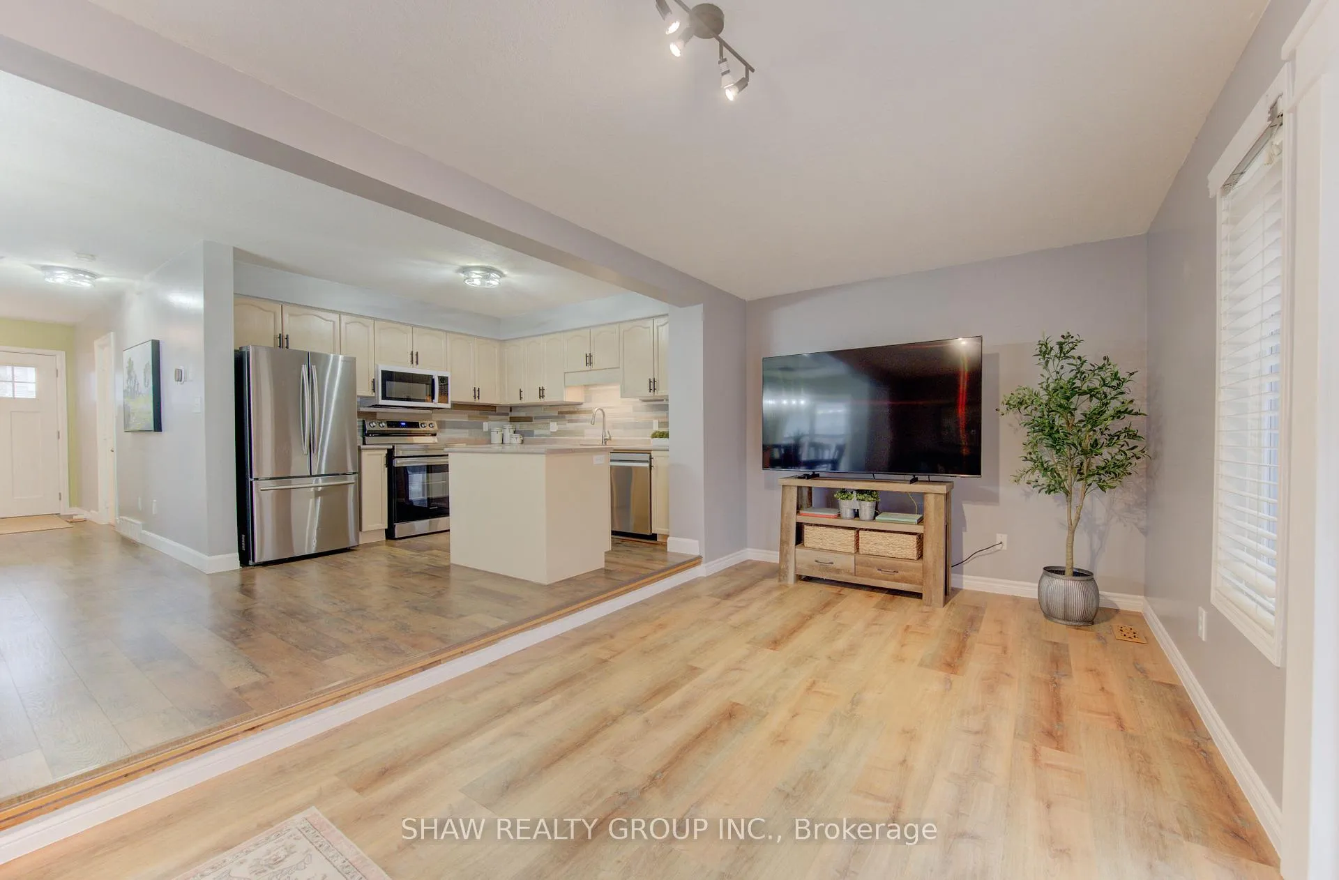 Photo 18 of Unit B, 661 Jacob Lane, Waterloo — HOMEH