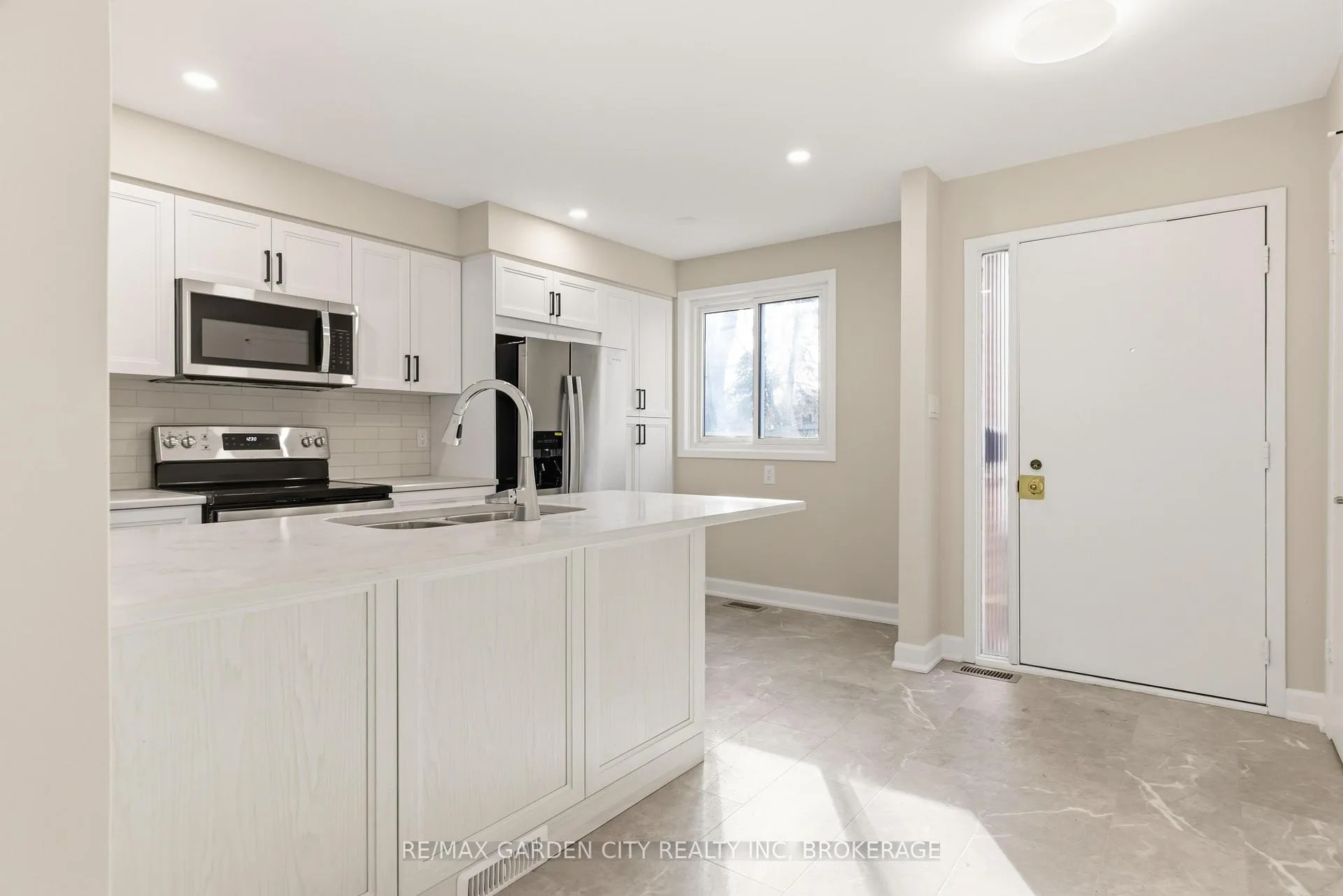 Photo 5 of Unit 85, 77 Linwell Road, St. Catharines, Lakeport — HOMEH