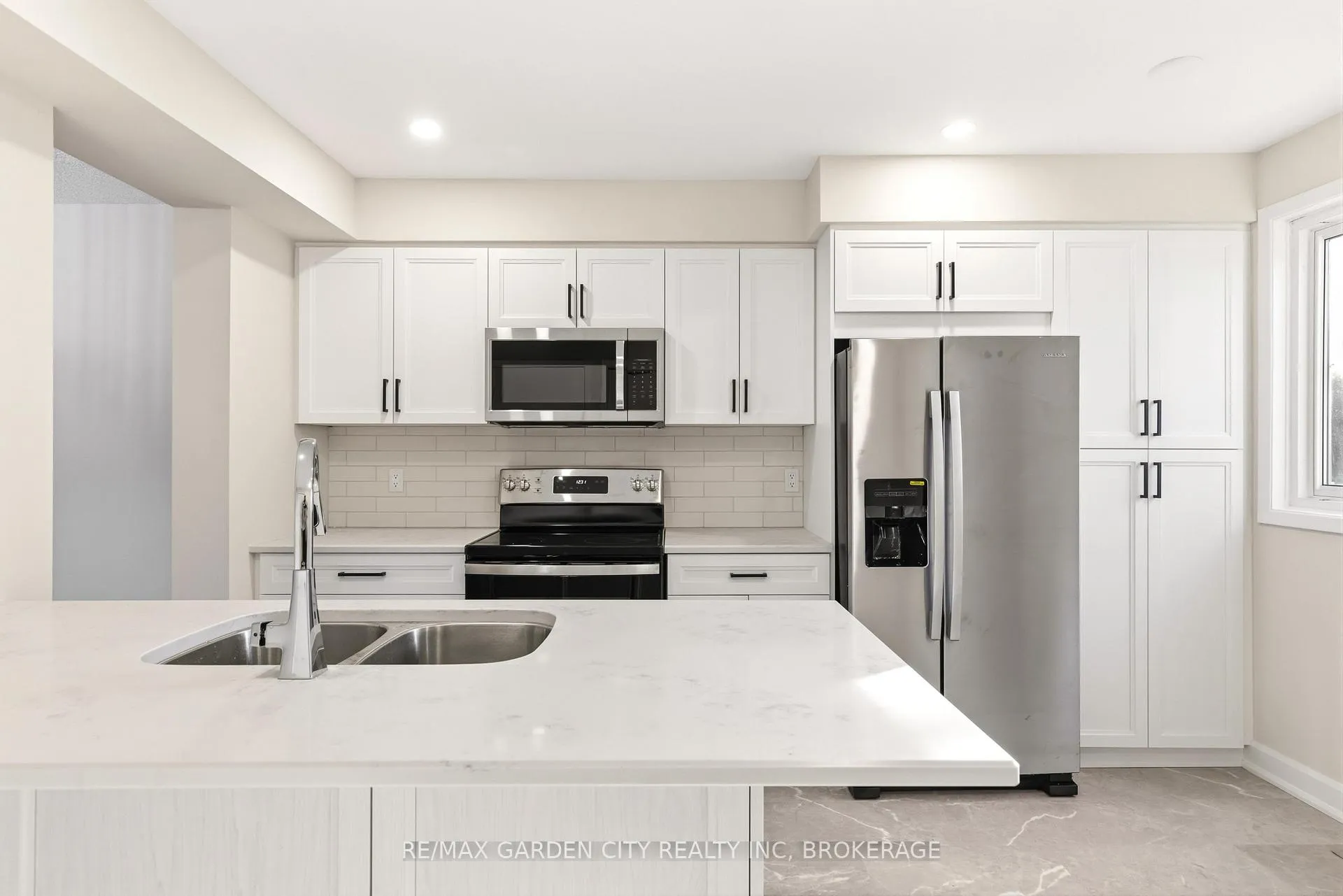 Photo 6 of Unit 85, 77 Linwell Road, St. Catharines, Lakeport — HOMEH