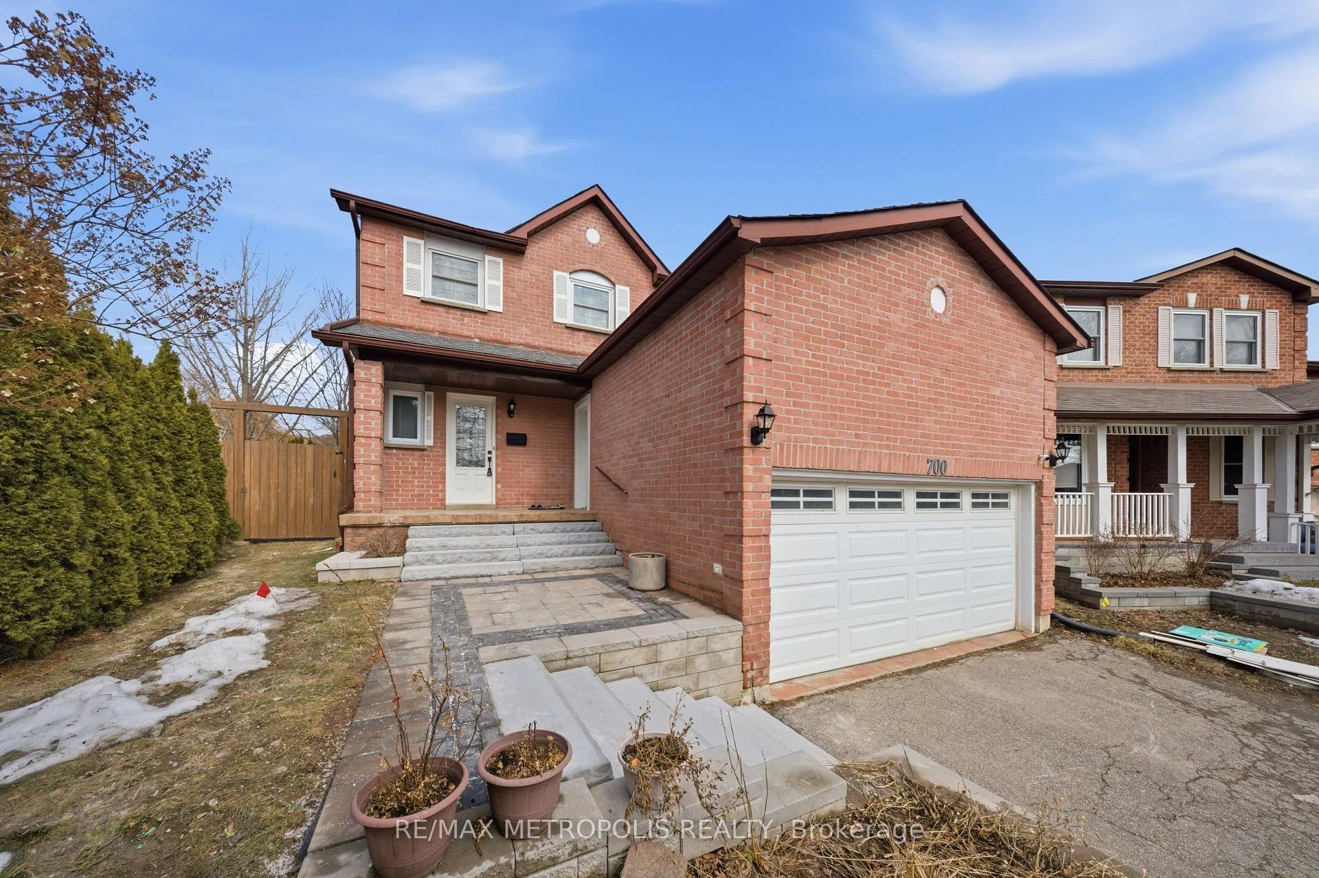 Front of 700 Mountjoy Court