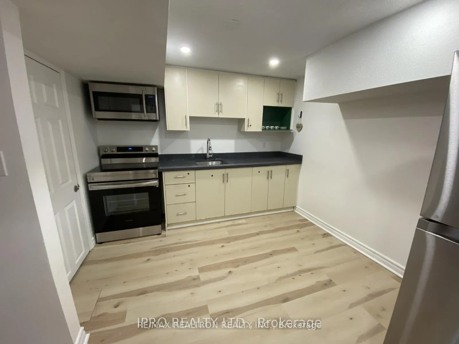 Photo 7 of Unit Bsmnt, 46 Wheeling Drive, Scarborough, Rouge — HOMEH