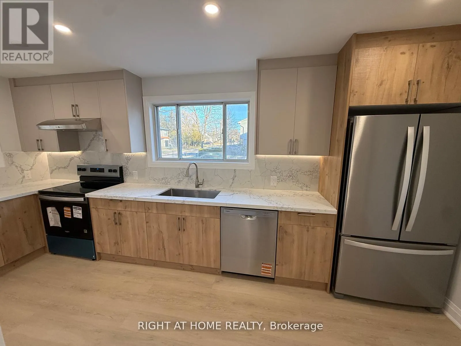 Photo 2 of Unit MAIN, 156 Westside Drive, Oakville, Central — HOMEH