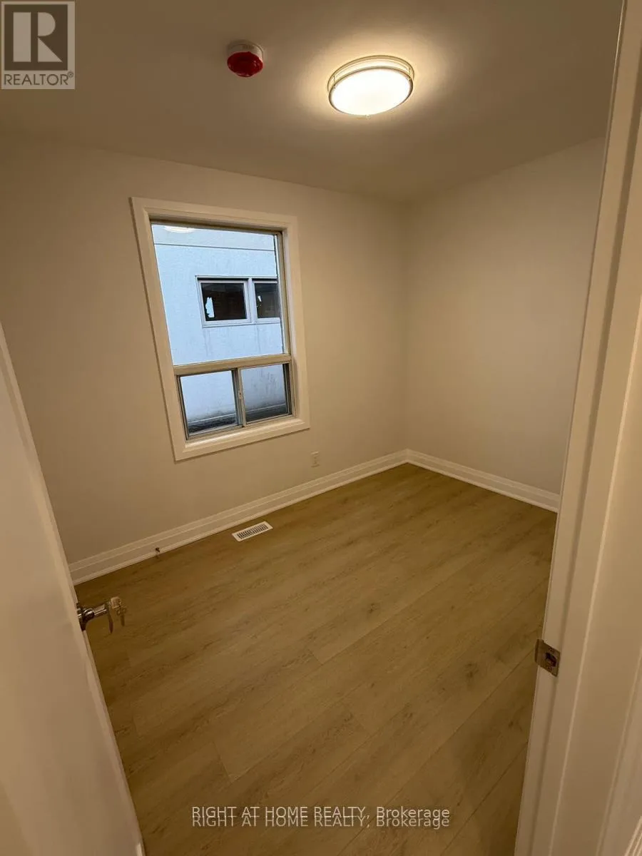 Photo 7 of Unit MAIN, 156 Westside Drive, Oakville, Central — HOMEH