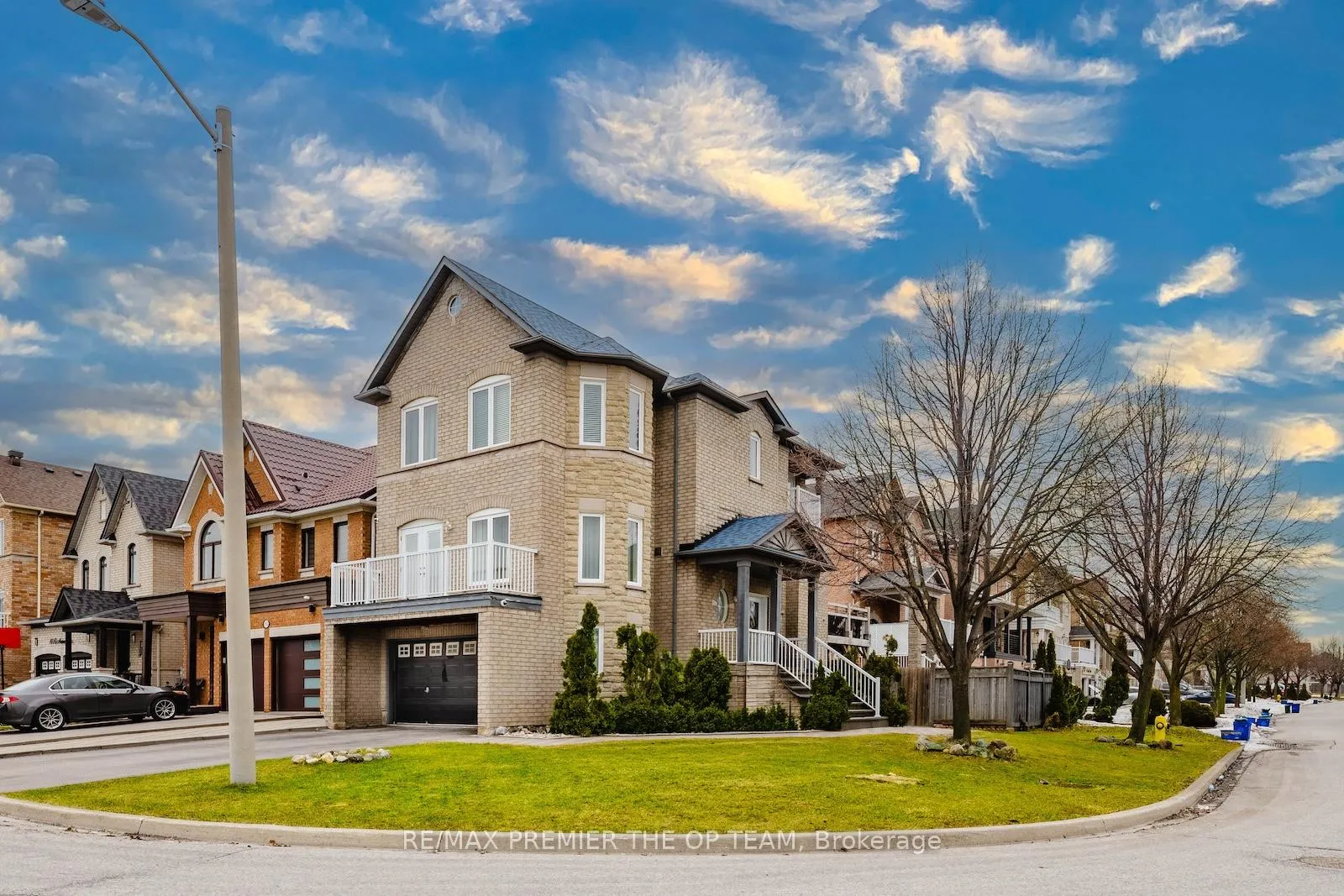 Photo 1 of 2 La Maria Lane, Vaughan, Vellore Village — HOMEH