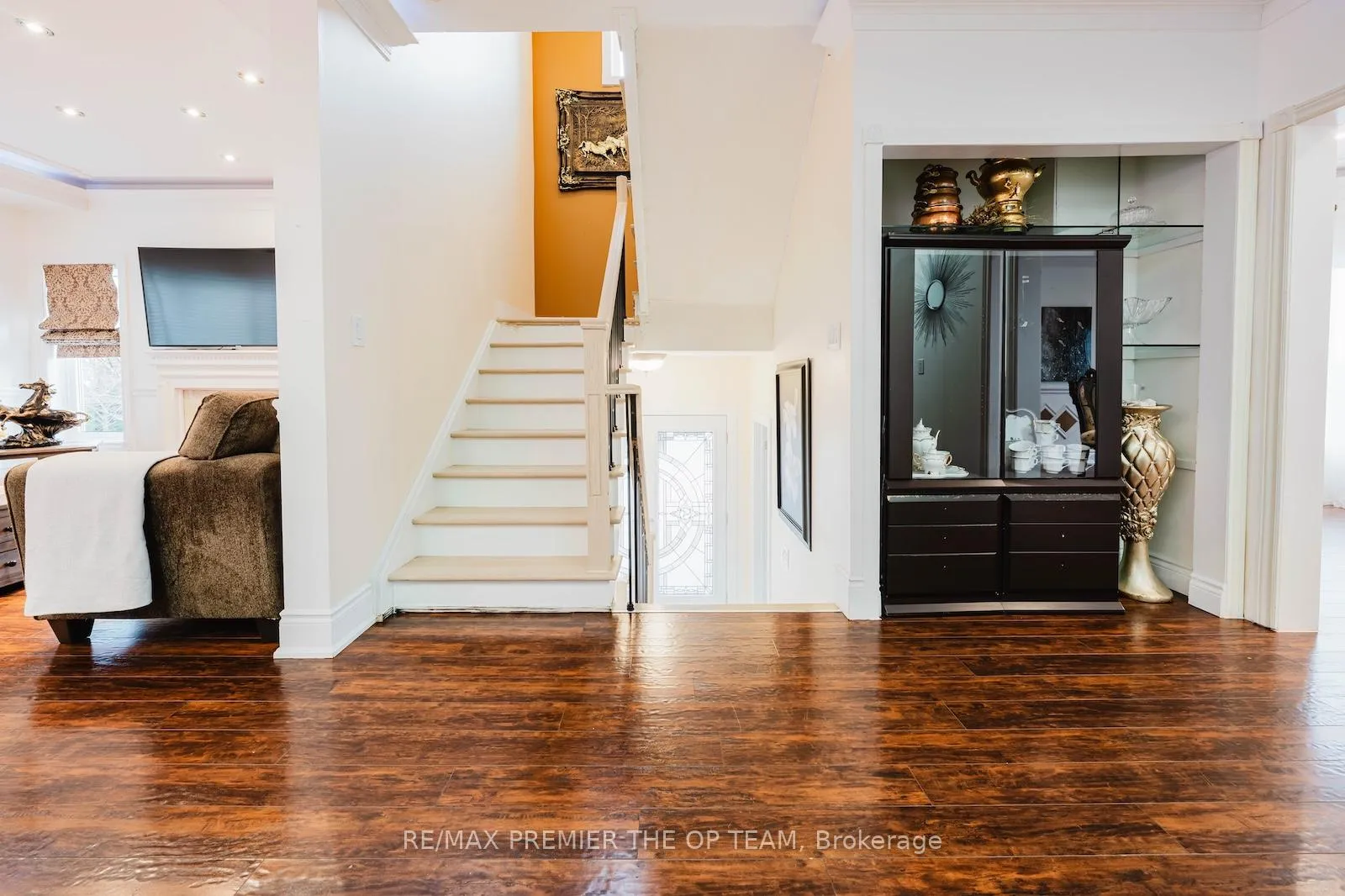 Photo 6 of 2 La Maria Lane, Vaughan, Vellore Village — HOMEH