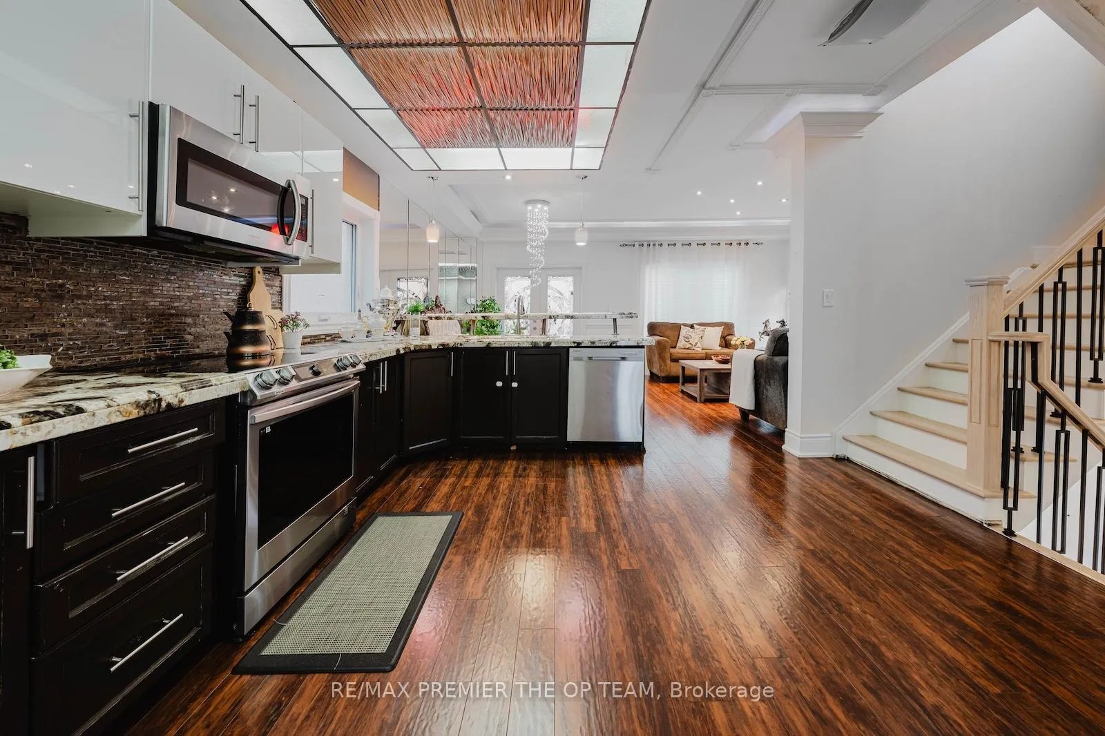 Photo 10 of 2 La Maria Lane, Vaughan, Vellore Village — HOMEH
