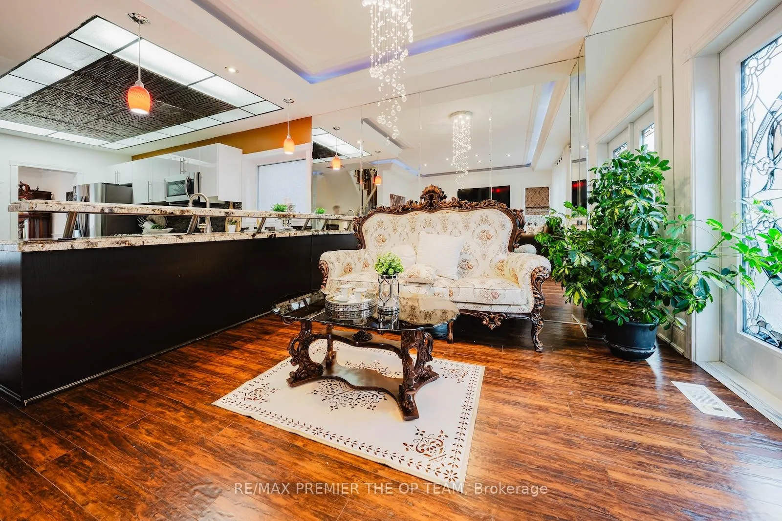Photo 13 of 2 La Maria Lane, Vaughan, Vellore Village — HOMEH