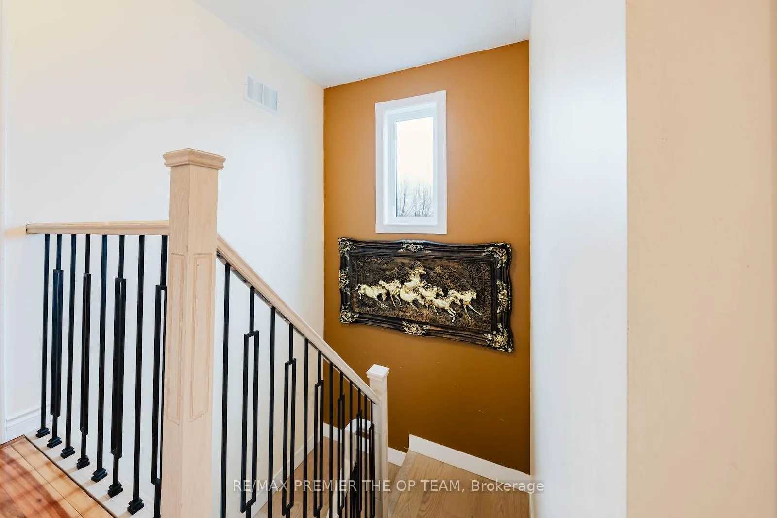 Photo 18 of 2 La Maria Lane, Vaughan, Vellore Village — HOMEH