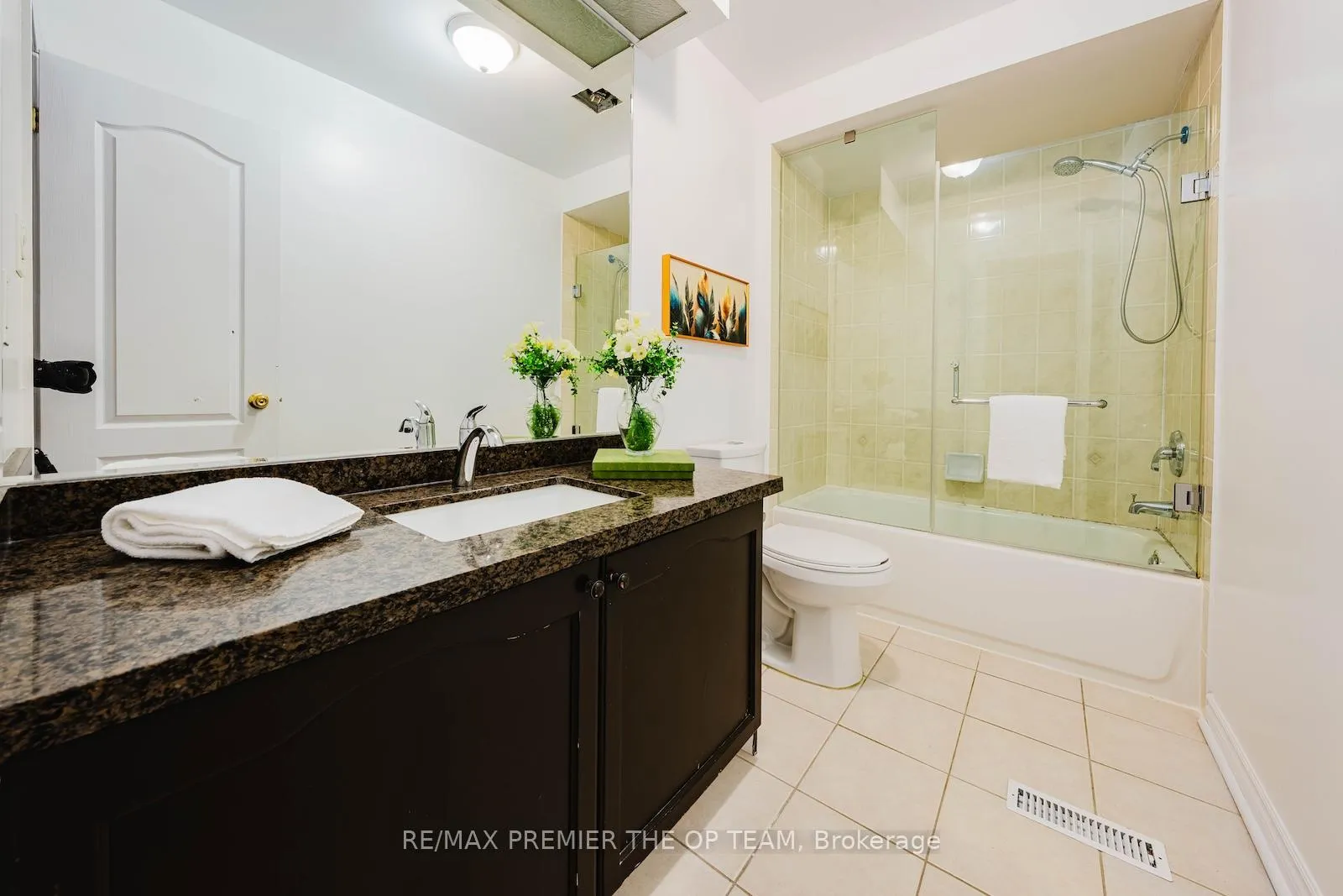 Photo 21 of 2 La Maria Lane, Vaughan, Vellore Village — HOMEH