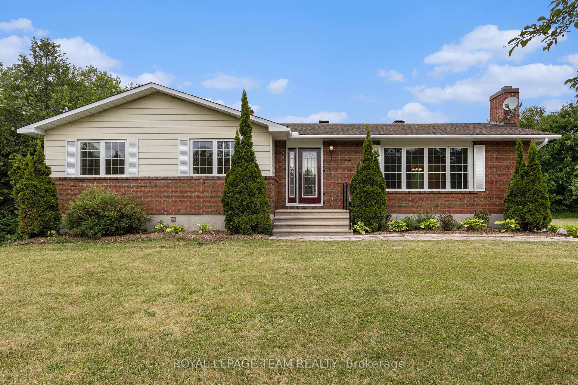 Photo 1 of 104 Burns Drive, McNab/Braeside, Mcnab/Braeside Twps — HOMEH