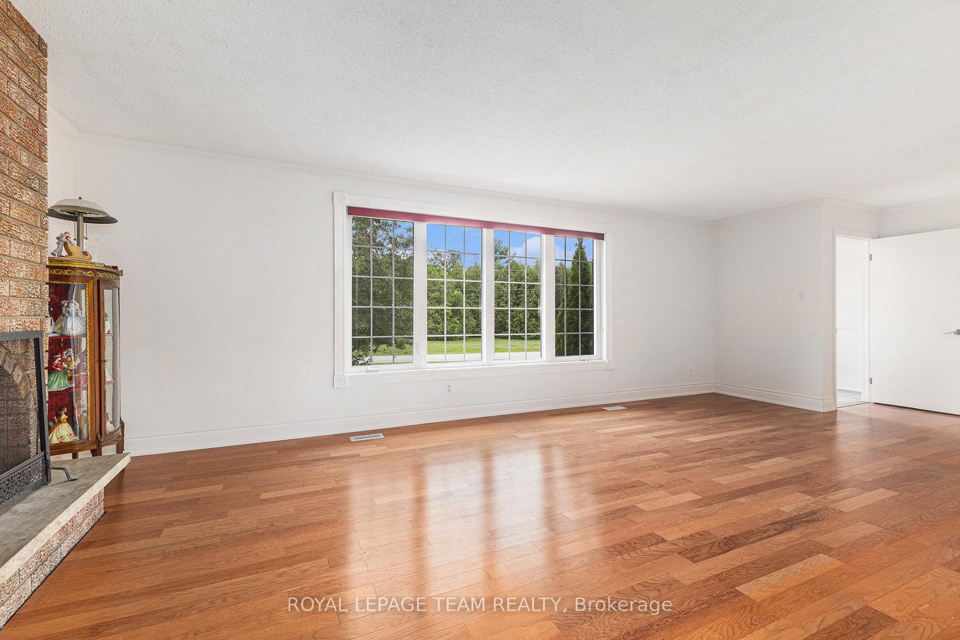 Photo 5 of 104 Burns Drive, McNab/Braeside, Mcnab/Braeside Twps — HOMEH