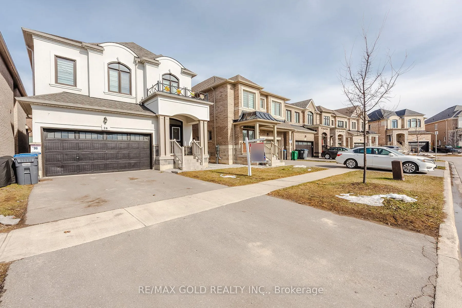 Photo 2 of 26 Ixworth Circle, Brampton, Bram West — HOMEH