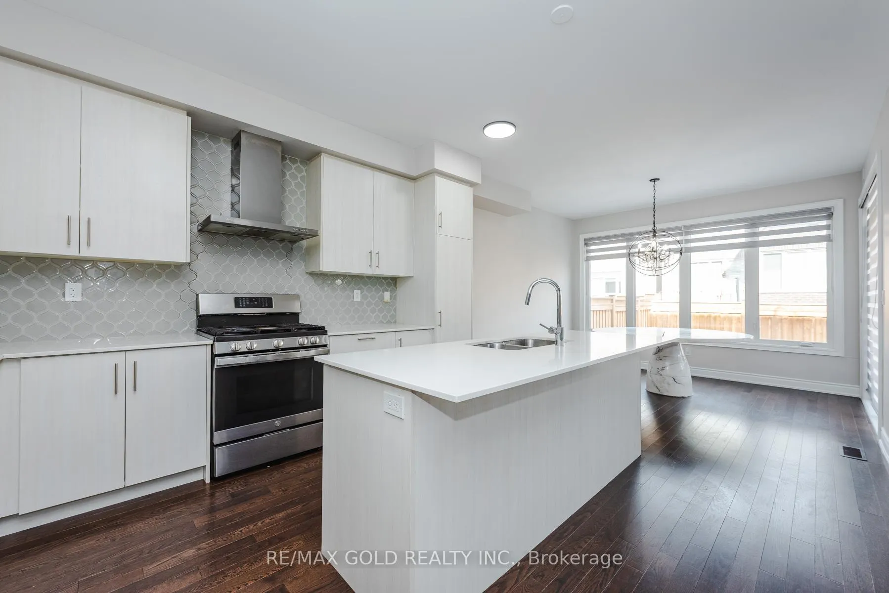 Photo 17 of 26 Ixworth Circle, Brampton, Bram West — HOMEH