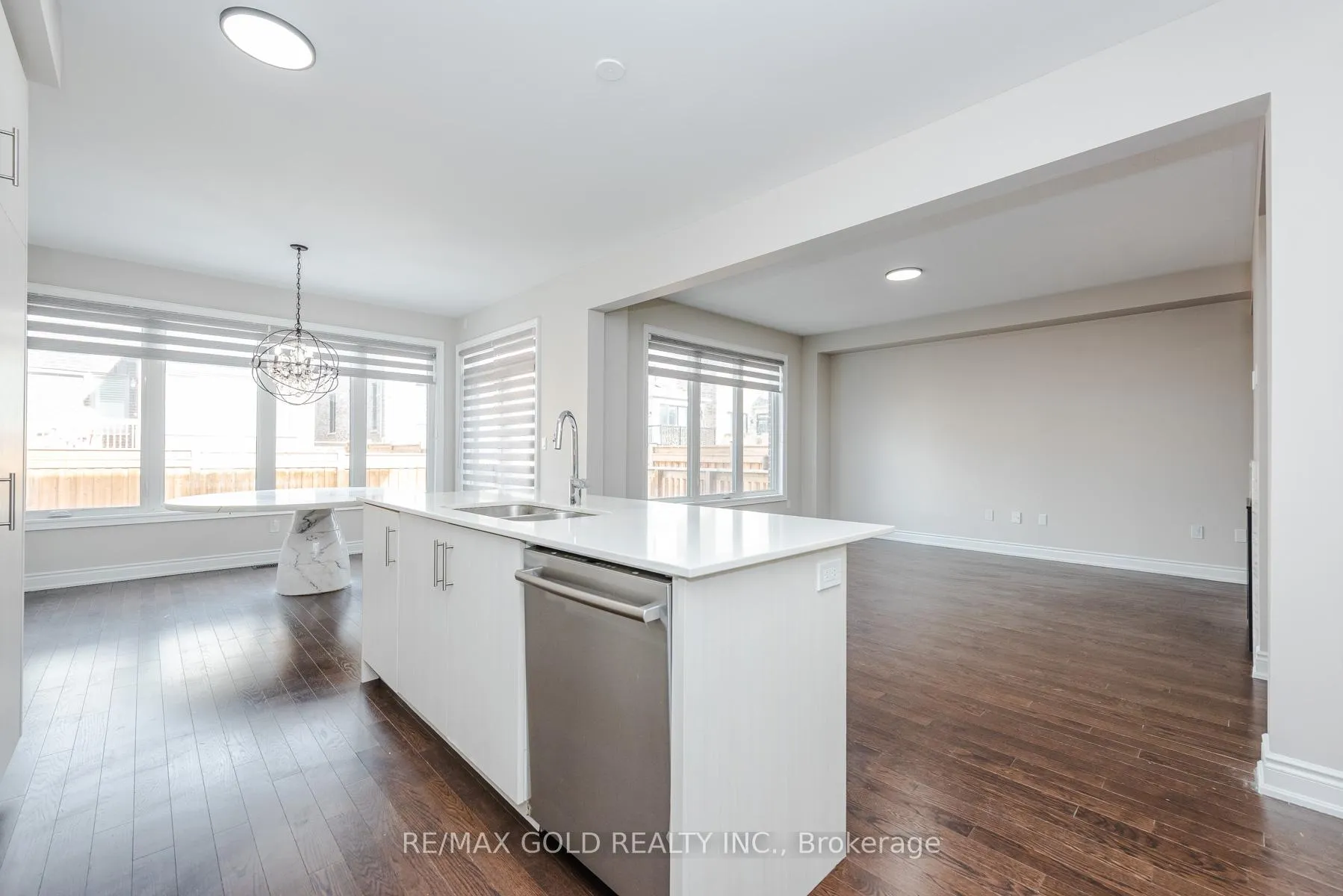 Photo 21 of 26 Ixworth Circle, Brampton, Bram West — HOMEH