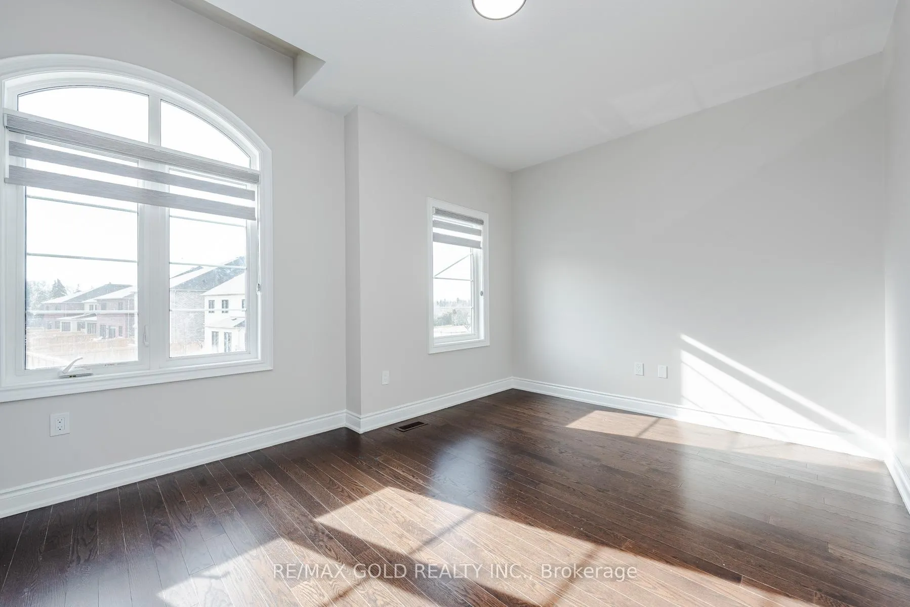 Photo 28 of 26 Ixworth Circle, Brampton, Bram West — HOMEH