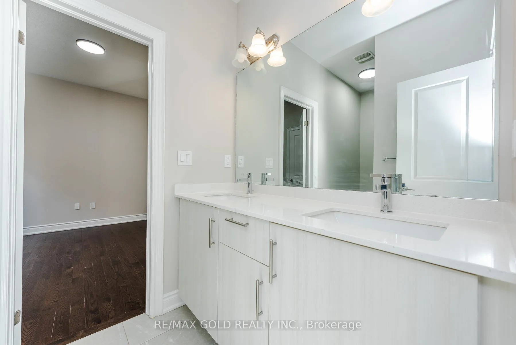 Photo 32 of 26 Ixworth Circle, Brampton, Bram West — HOMEH