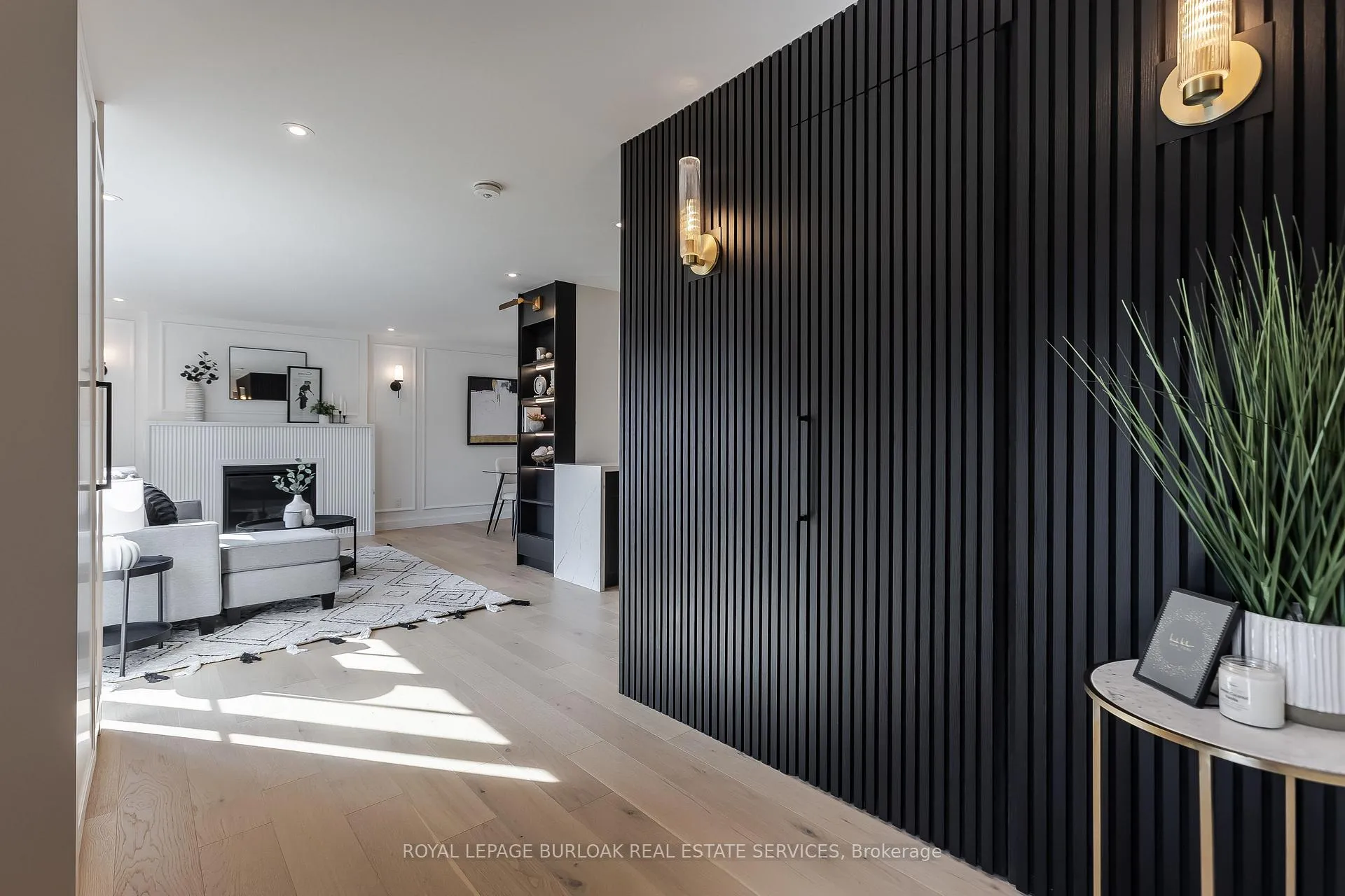 Photo 2 of 3029 Eva Drive, Burlington, Roseland — HOMEH
