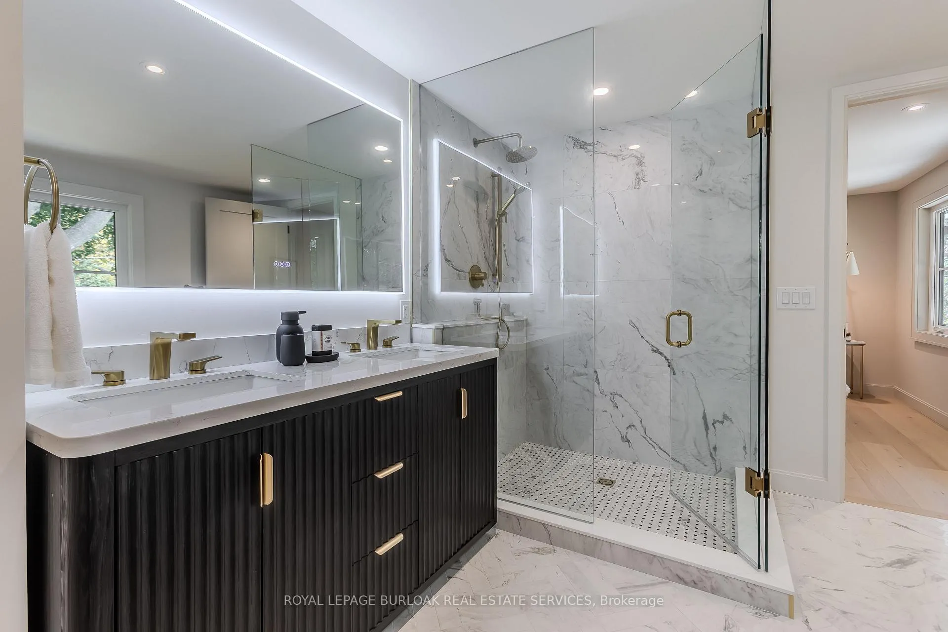 Photo 17 of 3029 Eva Drive, Burlington, Roseland — HOMEH