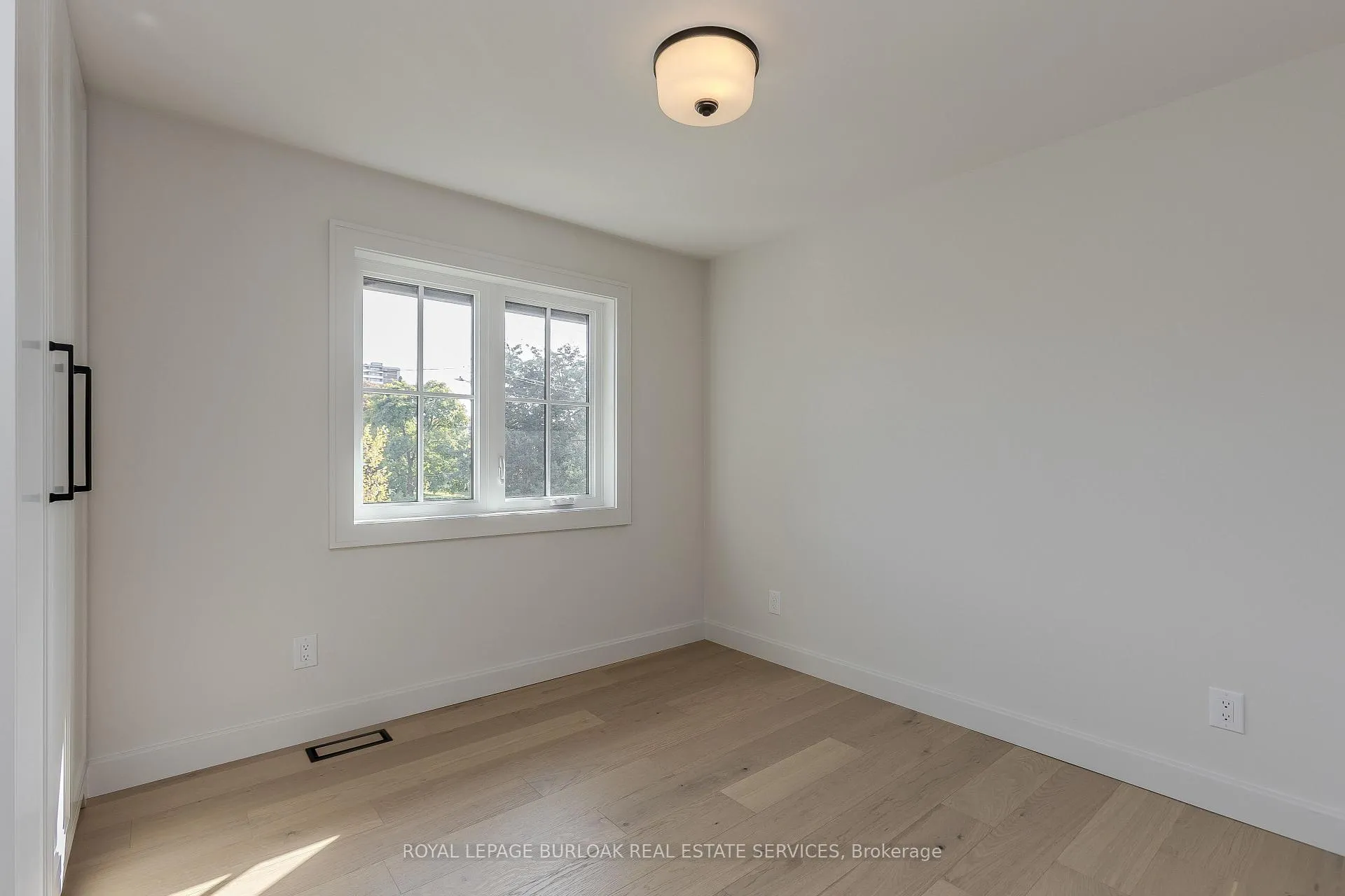 Photo 19 of 3029 Eva Drive, Burlington, Roseland — HOMEH