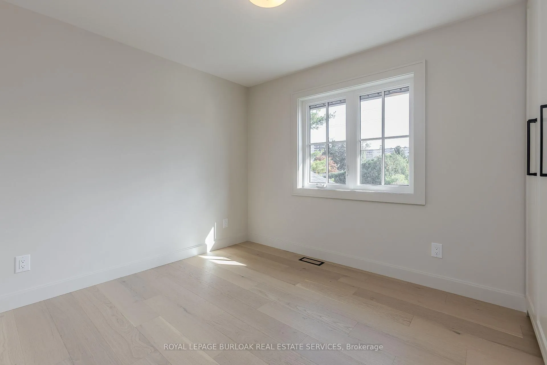 Photo 21 of 3029 Eva Drive, Burlington, Roseland — HOMEH