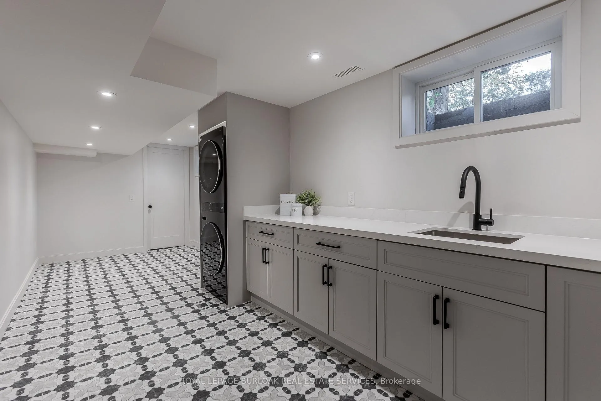 Photo 25 of 3029 Eva Drive, Burlington, Roseland — HOMEH