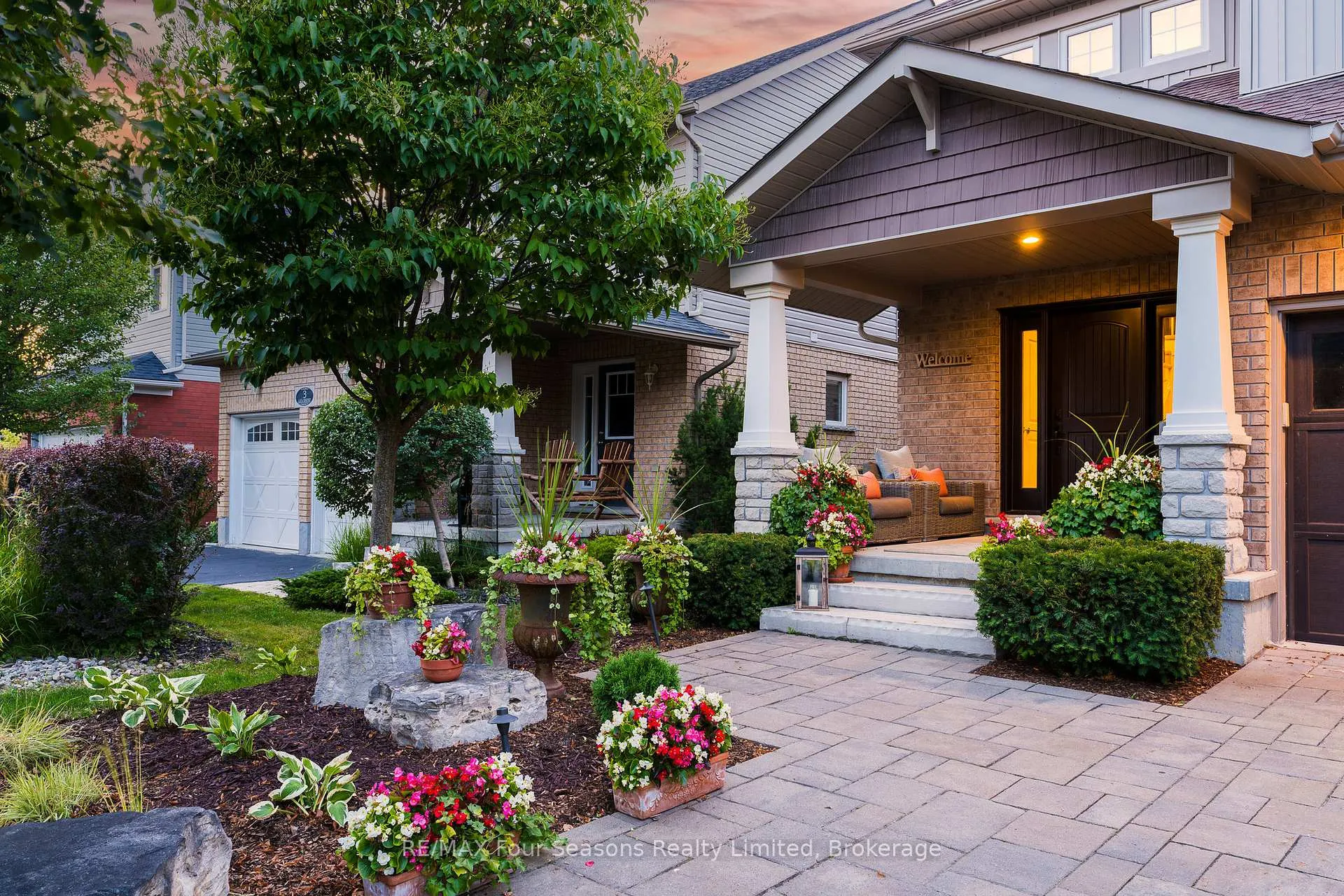 Photo 2 of 5 Kayla Crescent, Collingwood — HOMEH