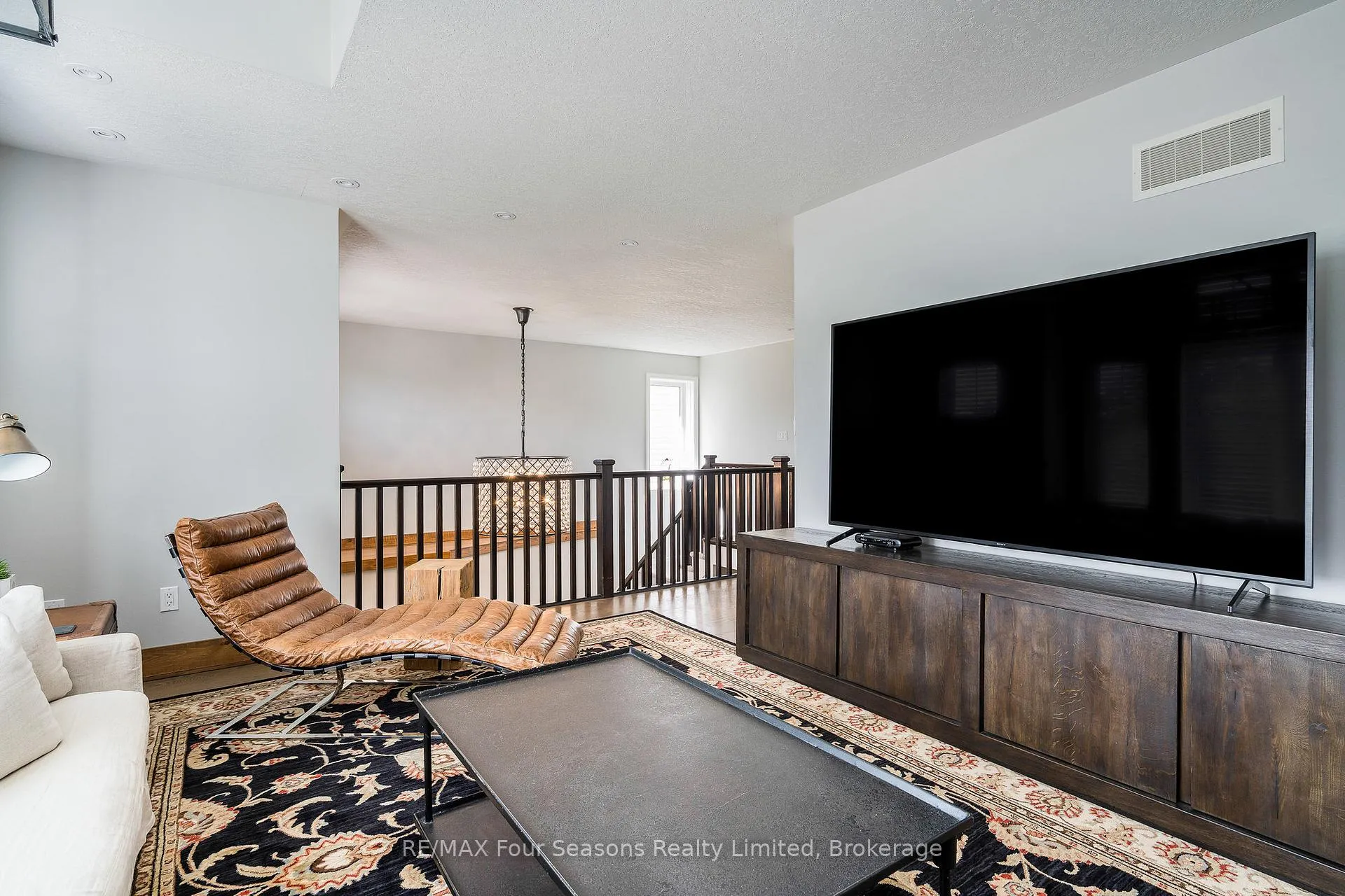 Photo 17 of 5 Kayla Crescent, Collingwood — HOMEH