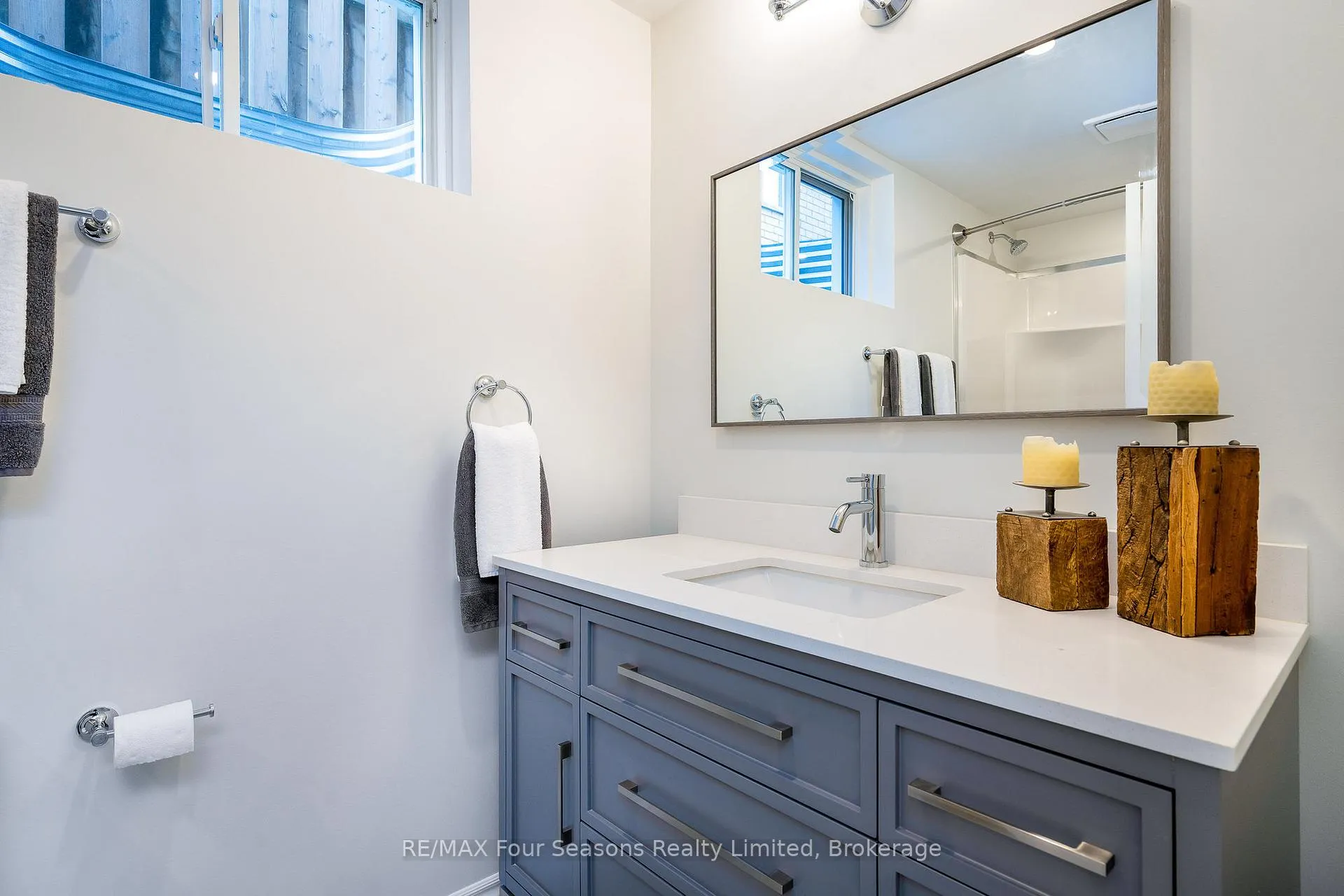Photo 35 of 5 Kayla Crescent, Collingwood — HOMEH