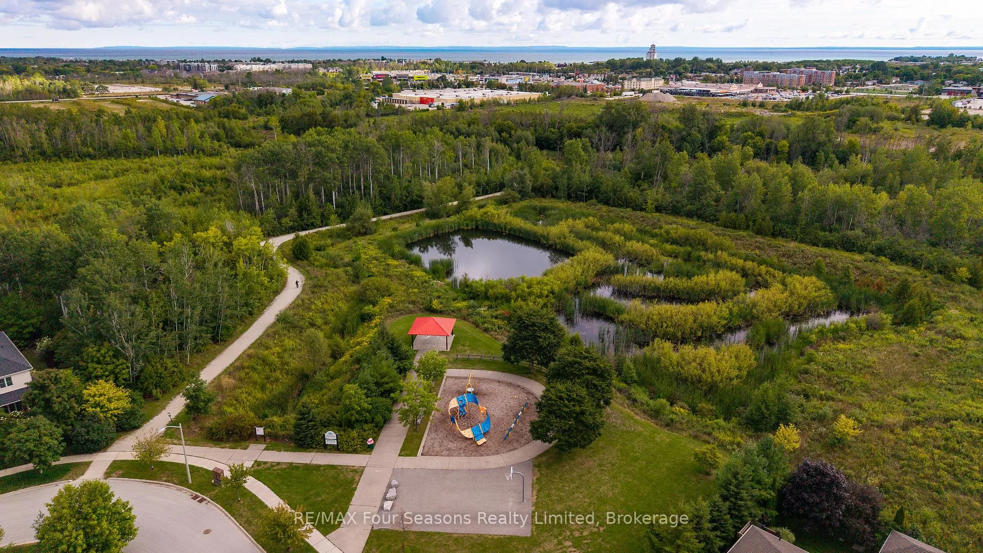 Photo 36 of 5 Kayla Crescent, Collingwood — HOMEH