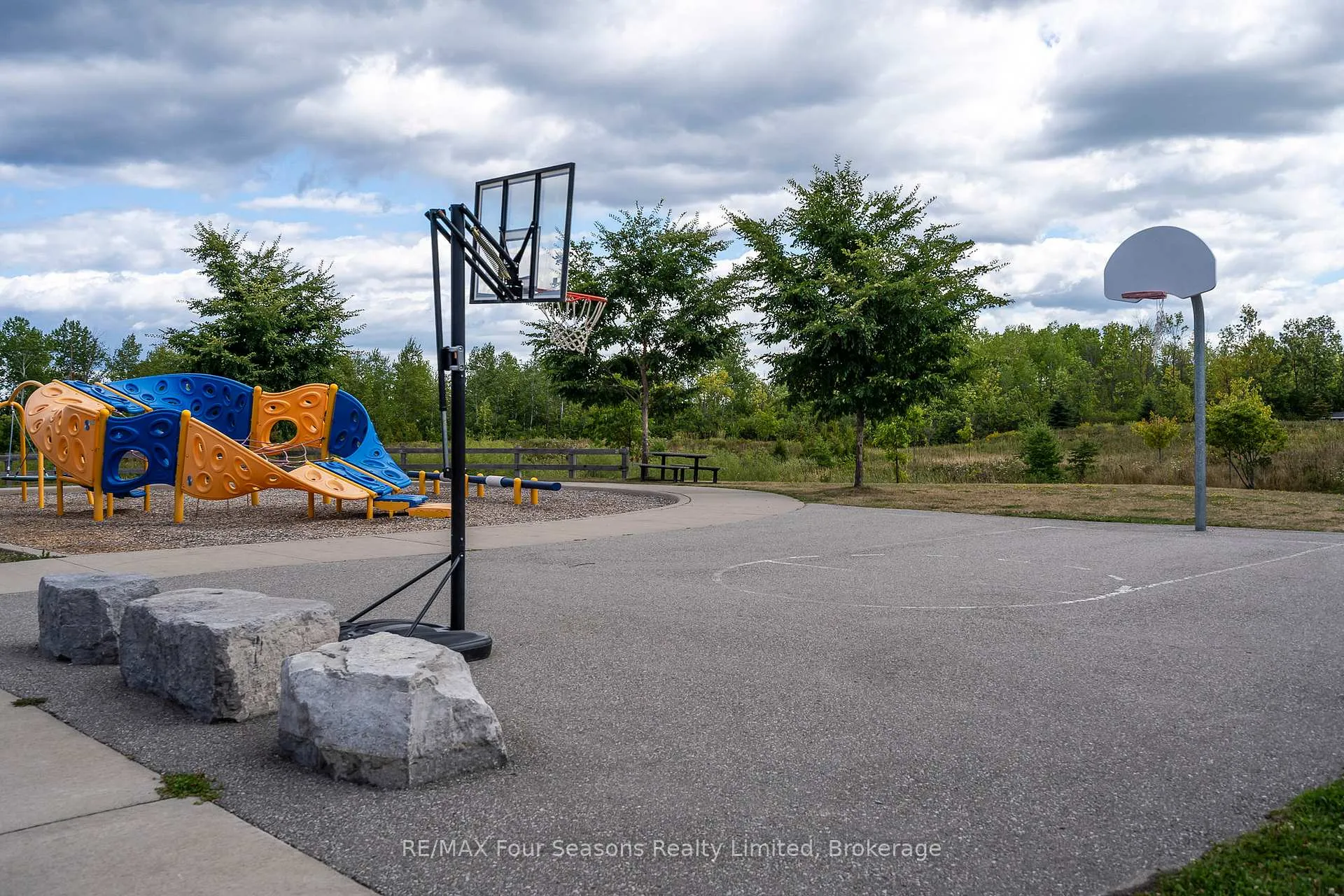 Photo 38 of 5 Kayla Crescent, Collingwood — HOMEH
