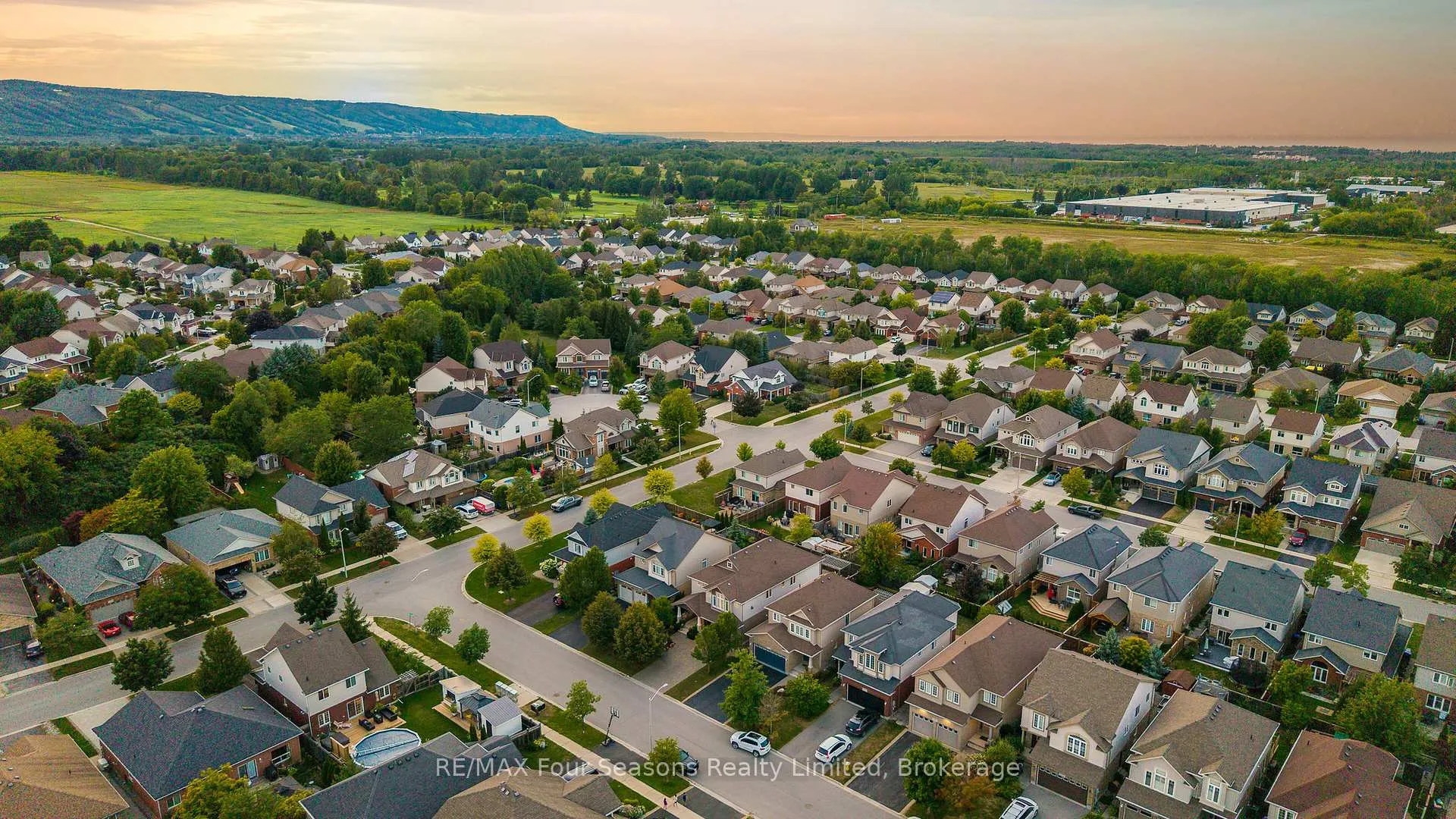 Photo 42 of 5 Kayla Crescent, Collingwood — HOMEH