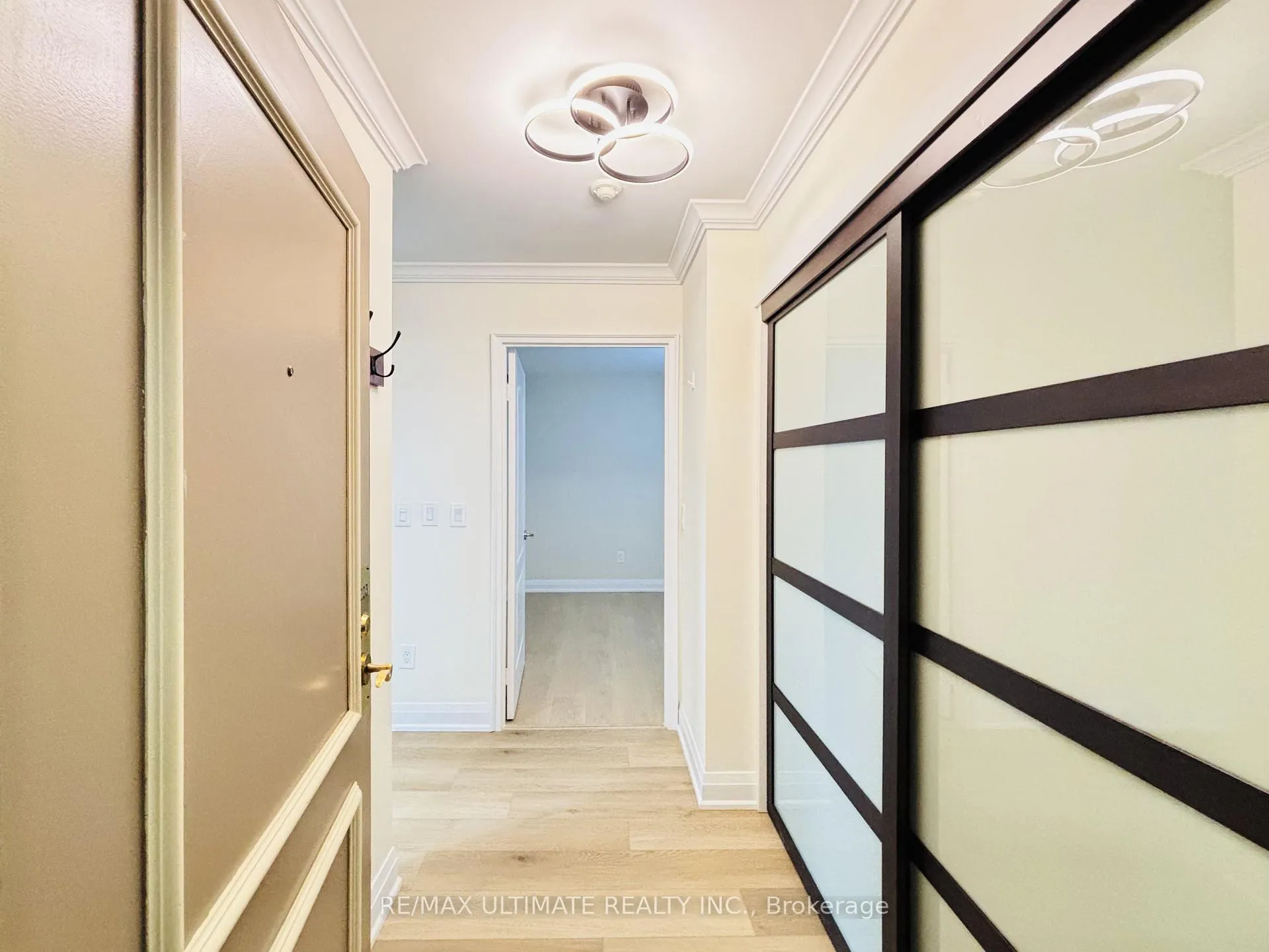 Photo 8 of Unit 1203, 135 Pond Drive, Markham, Commerce Valley — HOMEH