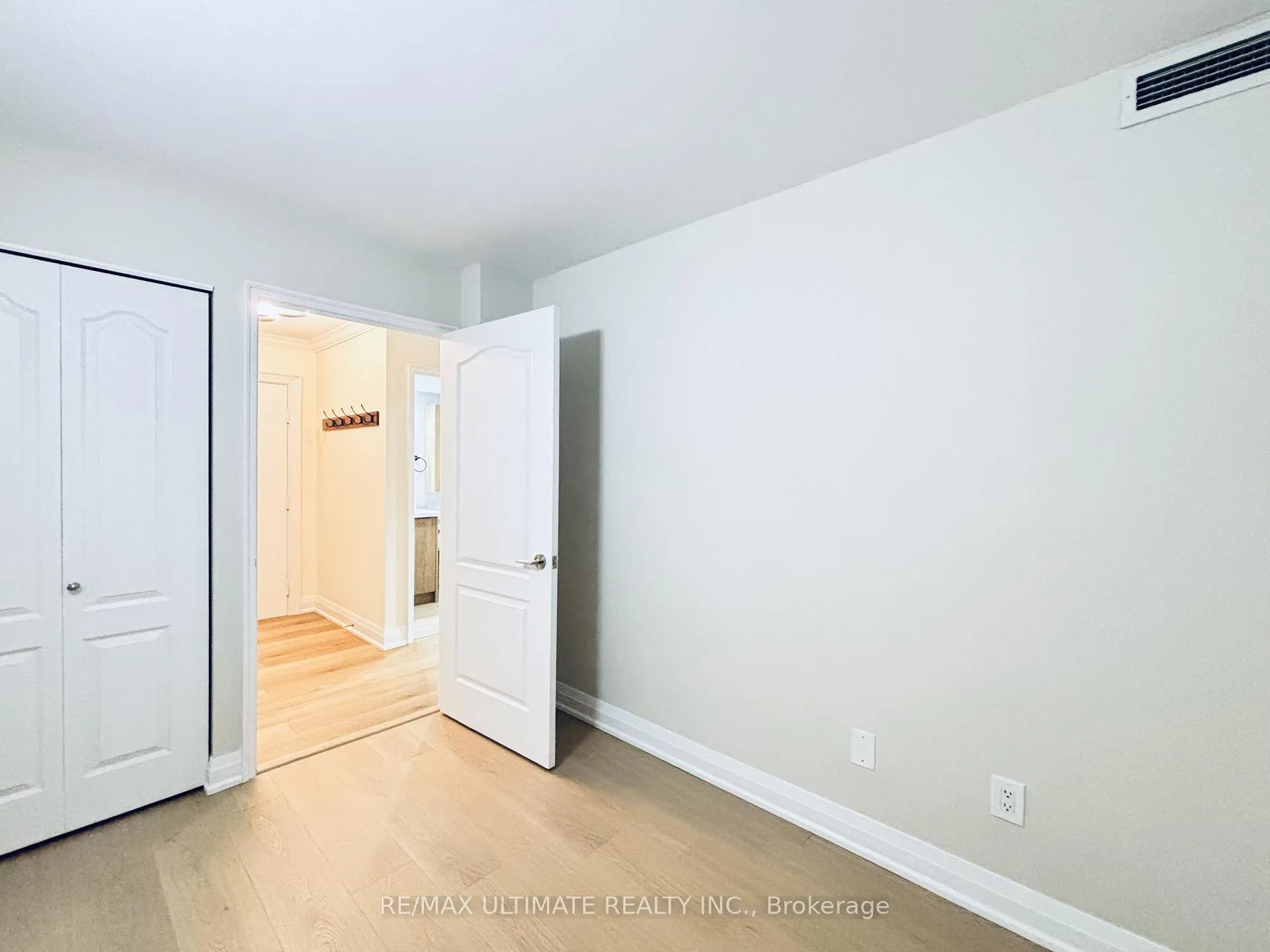 Photo 11 of Unit 1203, 135 Pond Drive, Markham, Commerce Valley — HOMEH