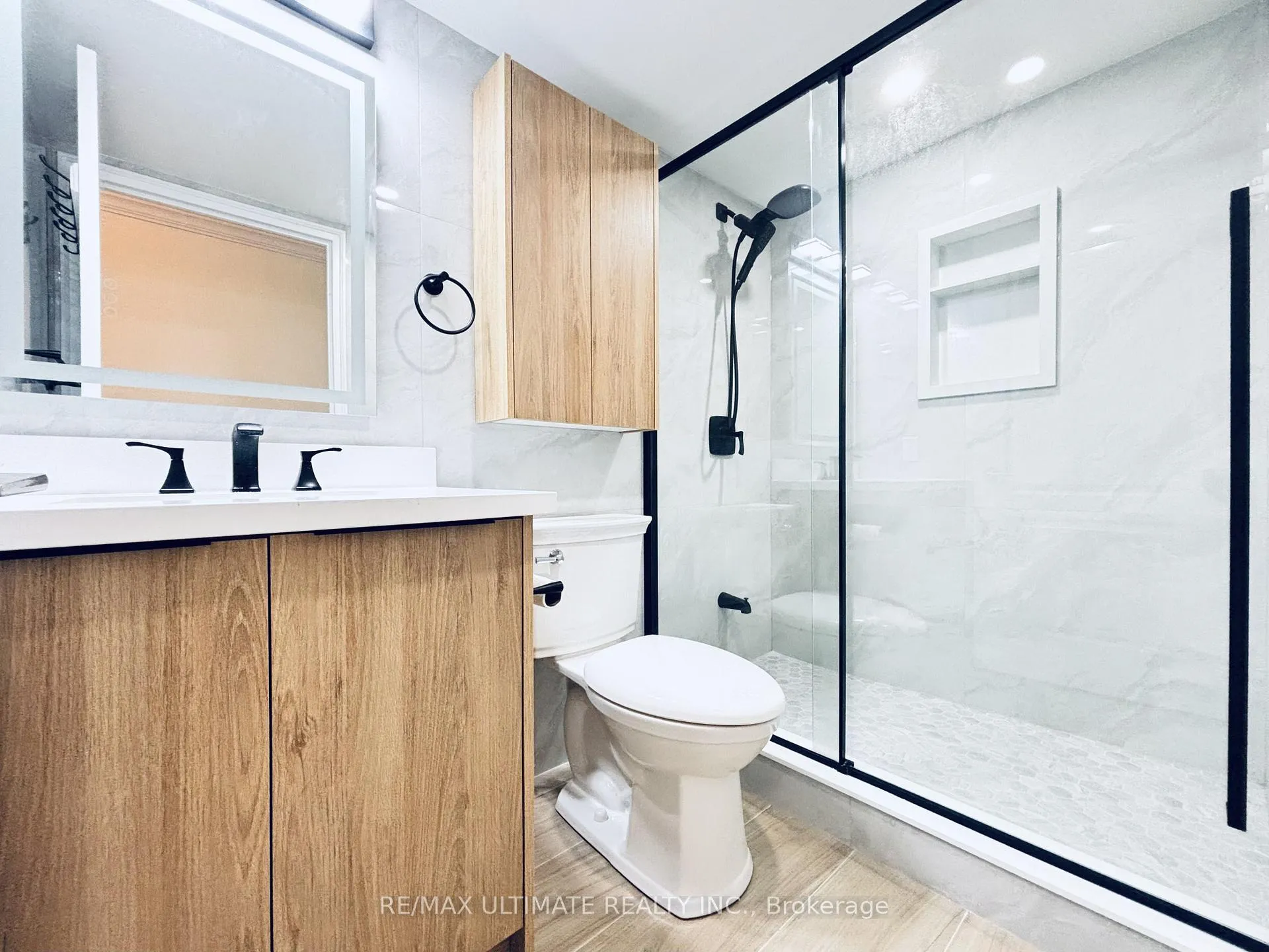 Photo 13 of Unit 1203, 135 Pond Drive, Markham, Commerce Valley — HOMEH
