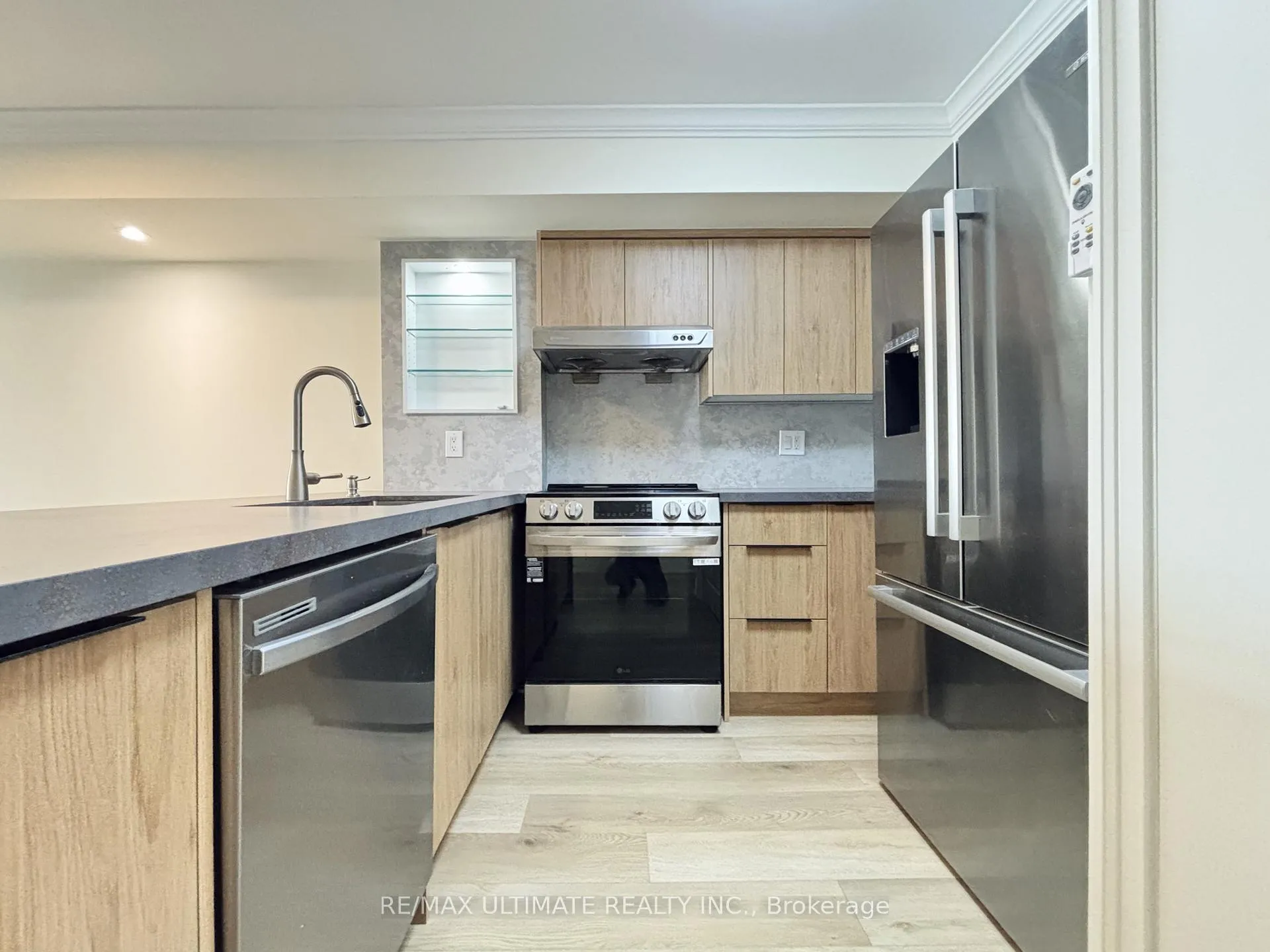 Photo 16 of Unit 1203, 135 Pond Drive, Markham, Commerce Valley — HOMEH