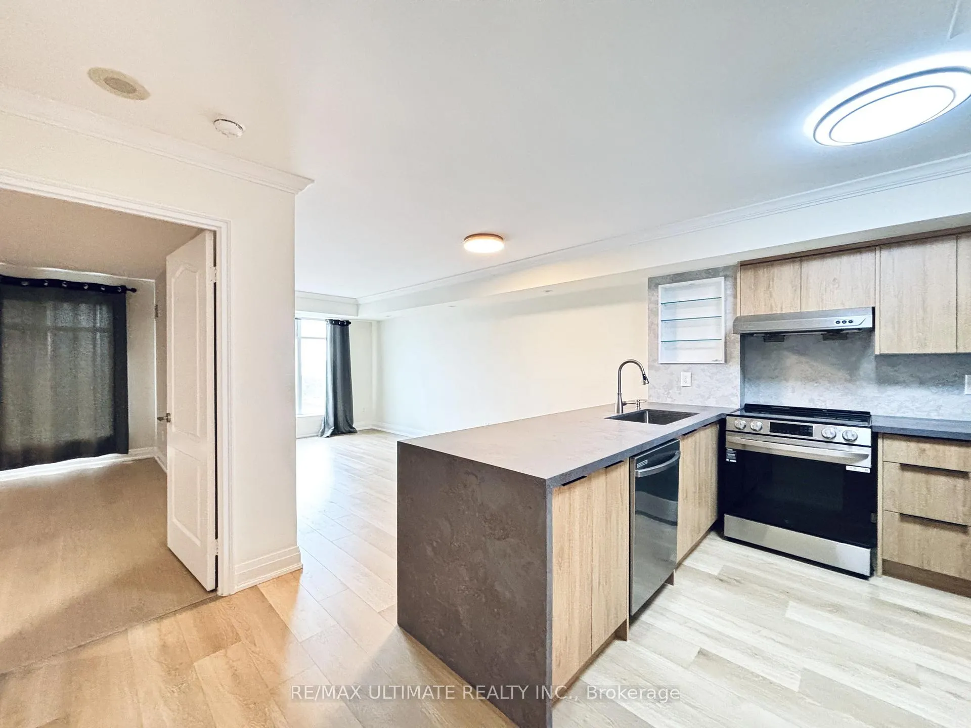 Photo 17 of Unit 1203, 135 Pond Drive, Markham, Commerce Valley — HOMEH