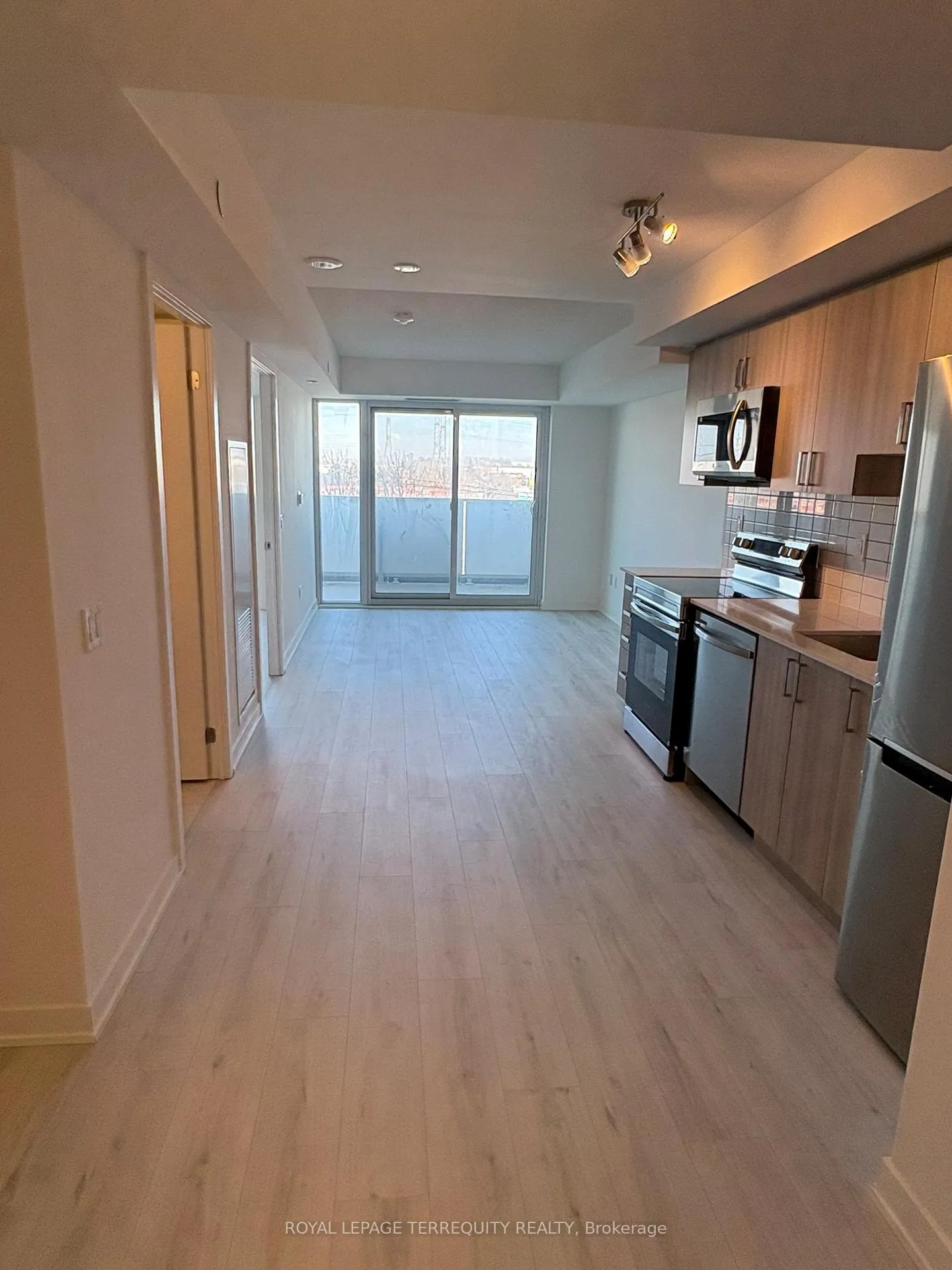 Photo 1 of Unit 404, 1010 Sandy Beach Road, Pickering, Bay Ridges — HOMEH