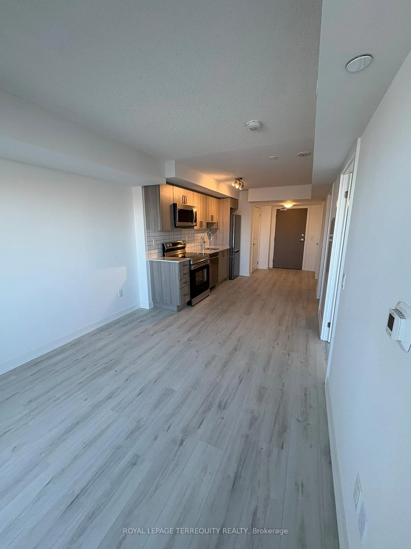 Photo 7 of Unit 404, 1010 Sandy Beach Road, Pickering, Bay Ridges — HOMEH