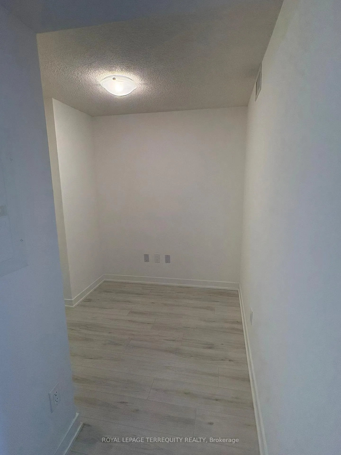 Photo 8 of Unit 404, 1010 Sandy Beach Road, Pickering, Bay Ridges — HOMEH