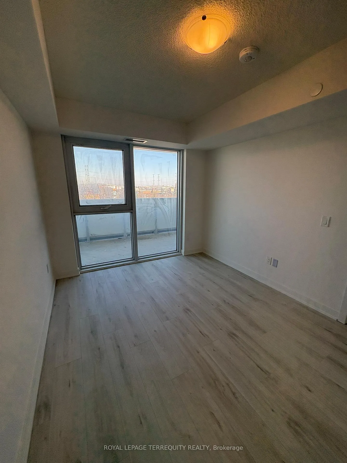 Photo 12 of Unit 404, 1010 Sandy Beach Road, Pickering, Bay Ridges — HOMEH